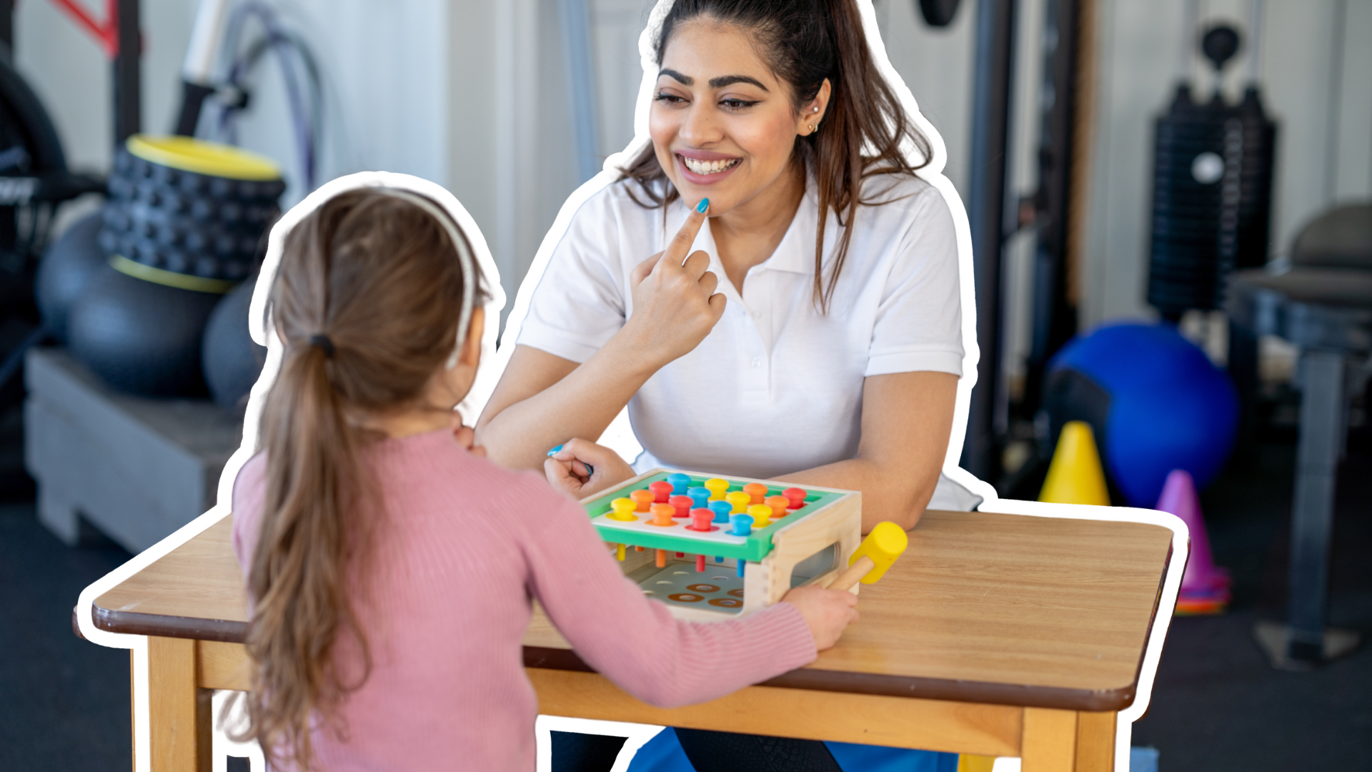 El especialista menciona que una de las formas de tratar el autismo es la terapia de lenguaje.