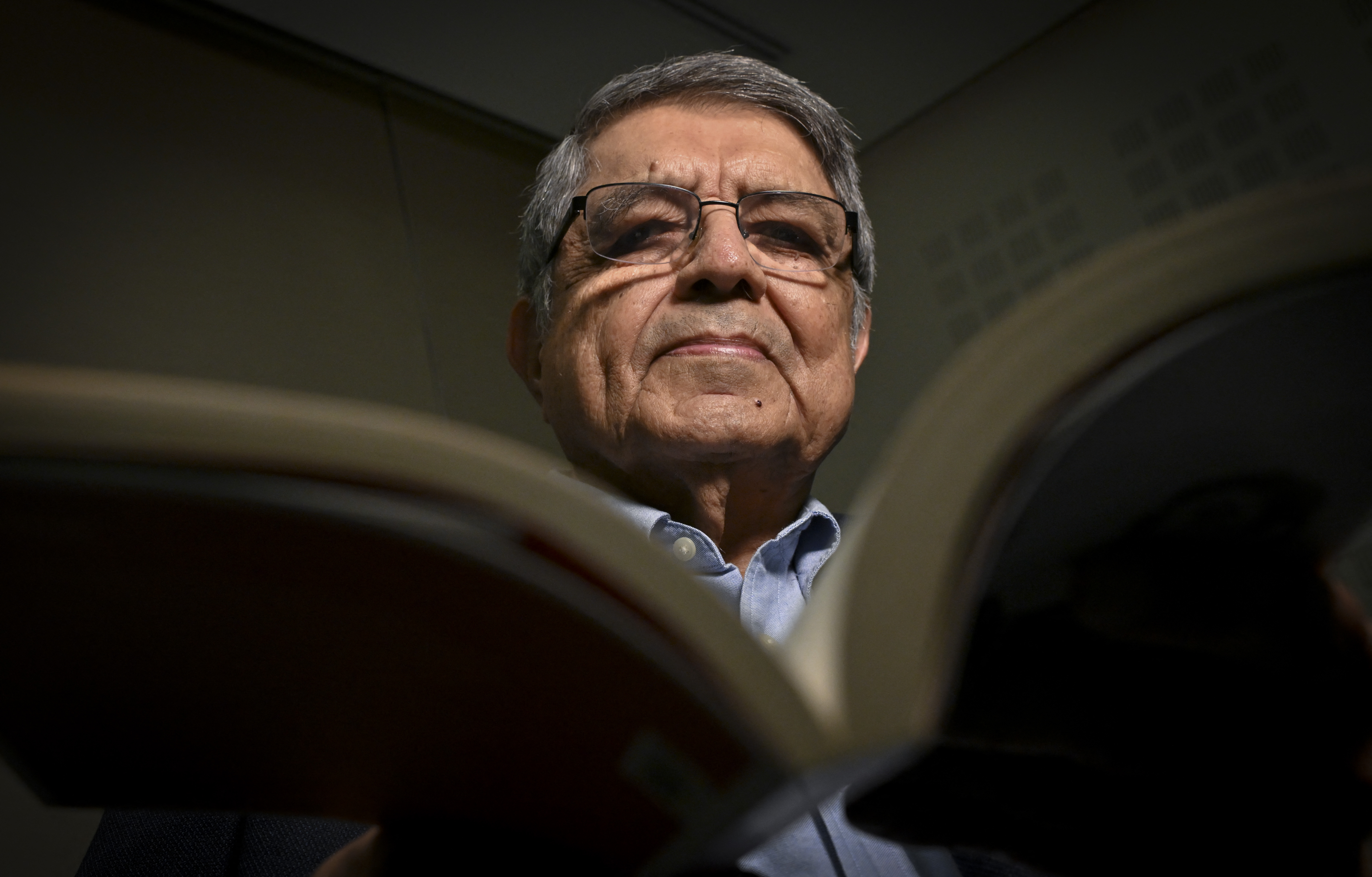 Sergio Ramírez ocupará la silla L de la RAE, siguiendo a Vargas Llosa