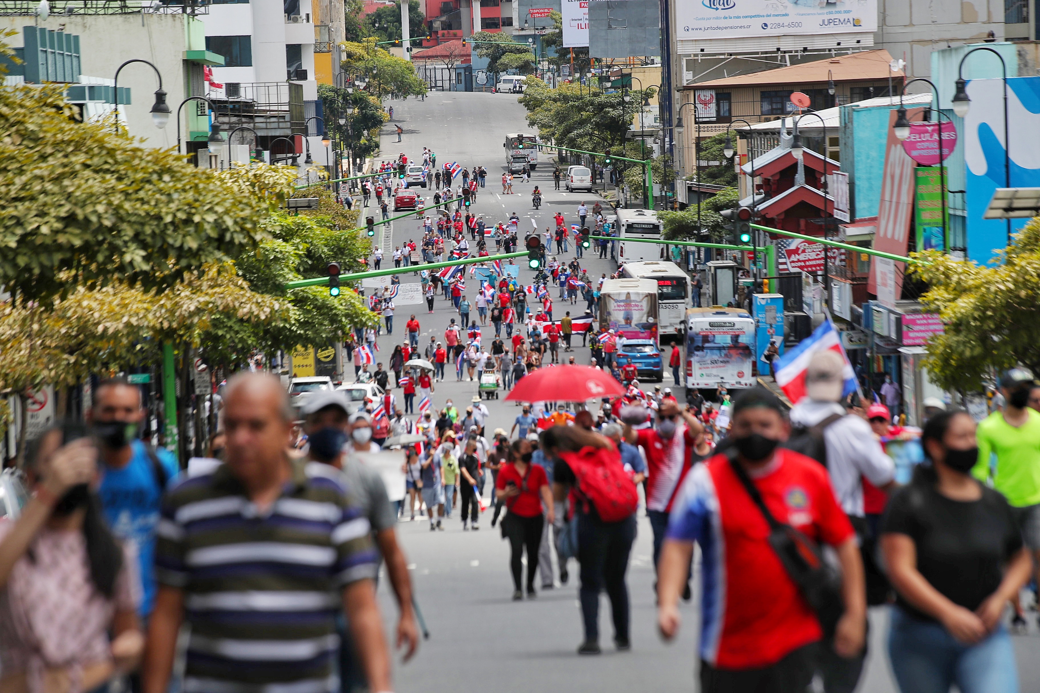 30/09/2020/ marchas y manifestaciones se presentaron en diferentes puntos del País donde piden al gobierno no cobrar más impuestos / Fotografia John Durán