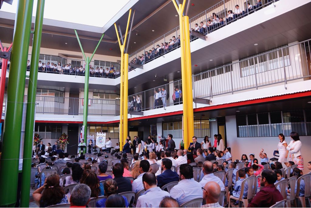 21/03/2018. Escuela de la Carpio, San José. Inauguración de la nueva escuela de La Carpio al oeste de la capital. El presidente de la Republica Luis Guillermo Solis y su esposa estuvieron presentes. Foto: Albert Marin