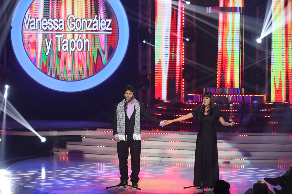 Magistral. Tapón y Vanessa González fueron, por unos minutos, Andrea Bocelli y Sarah Brightman. John Durán.