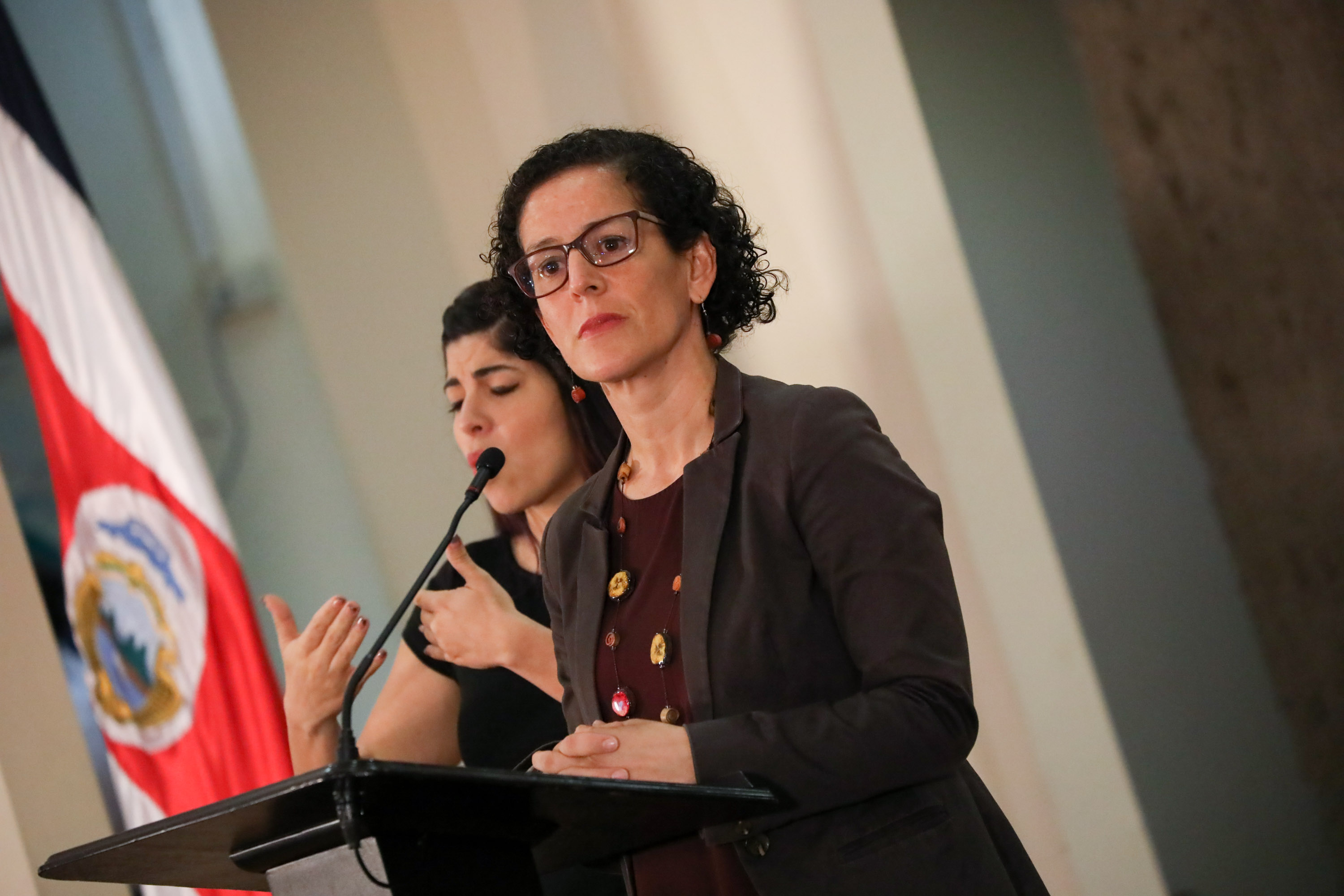 Nancy Marín,Ministra de Comunicación, Conferencia de Prensa, Sr Edgar Mora Altamirano, anuncia su renuncia como Ministro del Ministerio de Educación Pública,MEP, Casa Presidencial, Costa Rica. 1 Julio 2019. Foto: Roberto Carlos Sánchez @rosanchezphoto