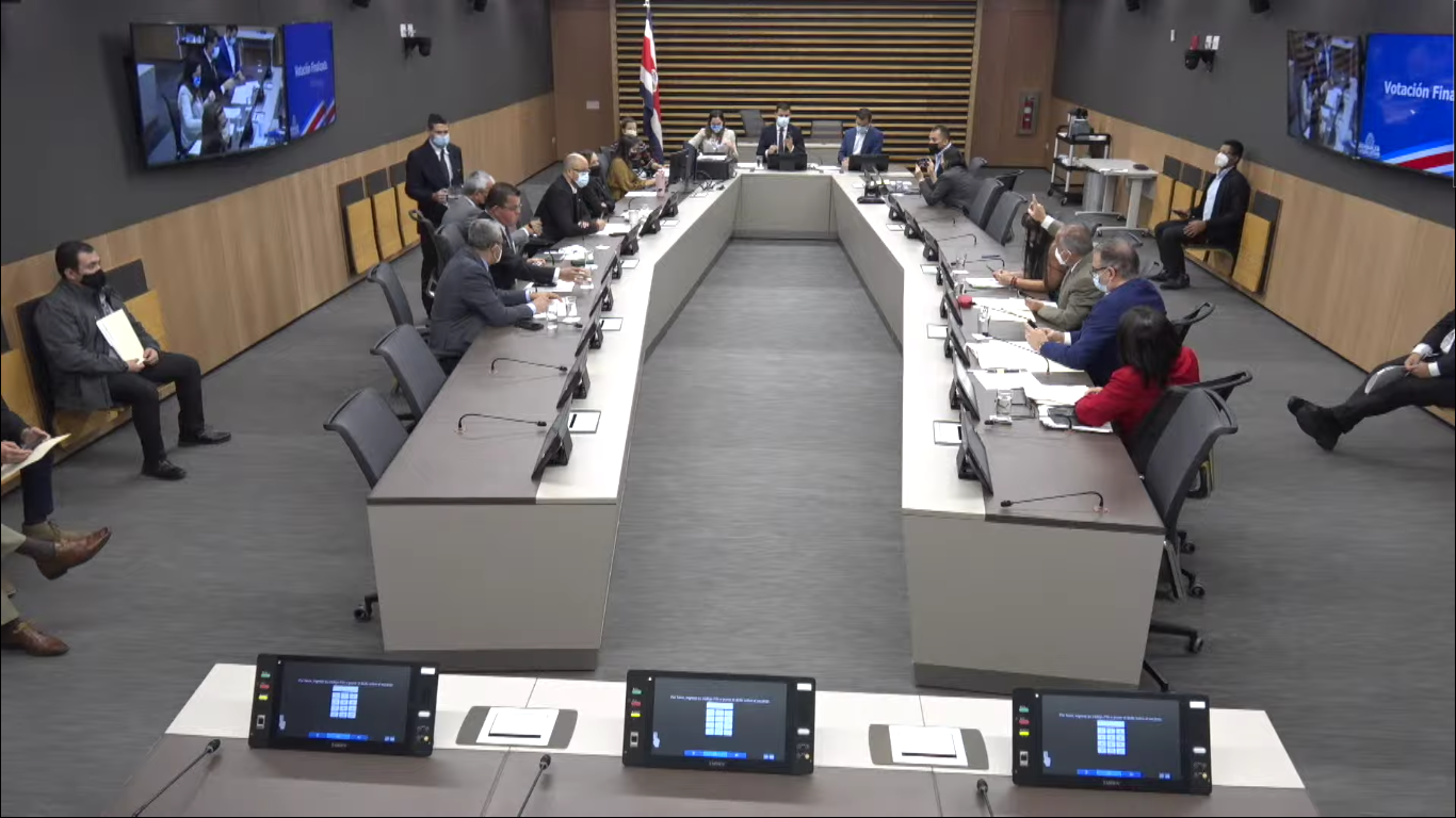Los diputados de la Comisión de Municipales finalmente hicieron cambios en la redacción del proyecto que impide la reelección indefinida de alcaldes, para evitar la perpetuación en el poder de por vida. Foto: A Sequeira