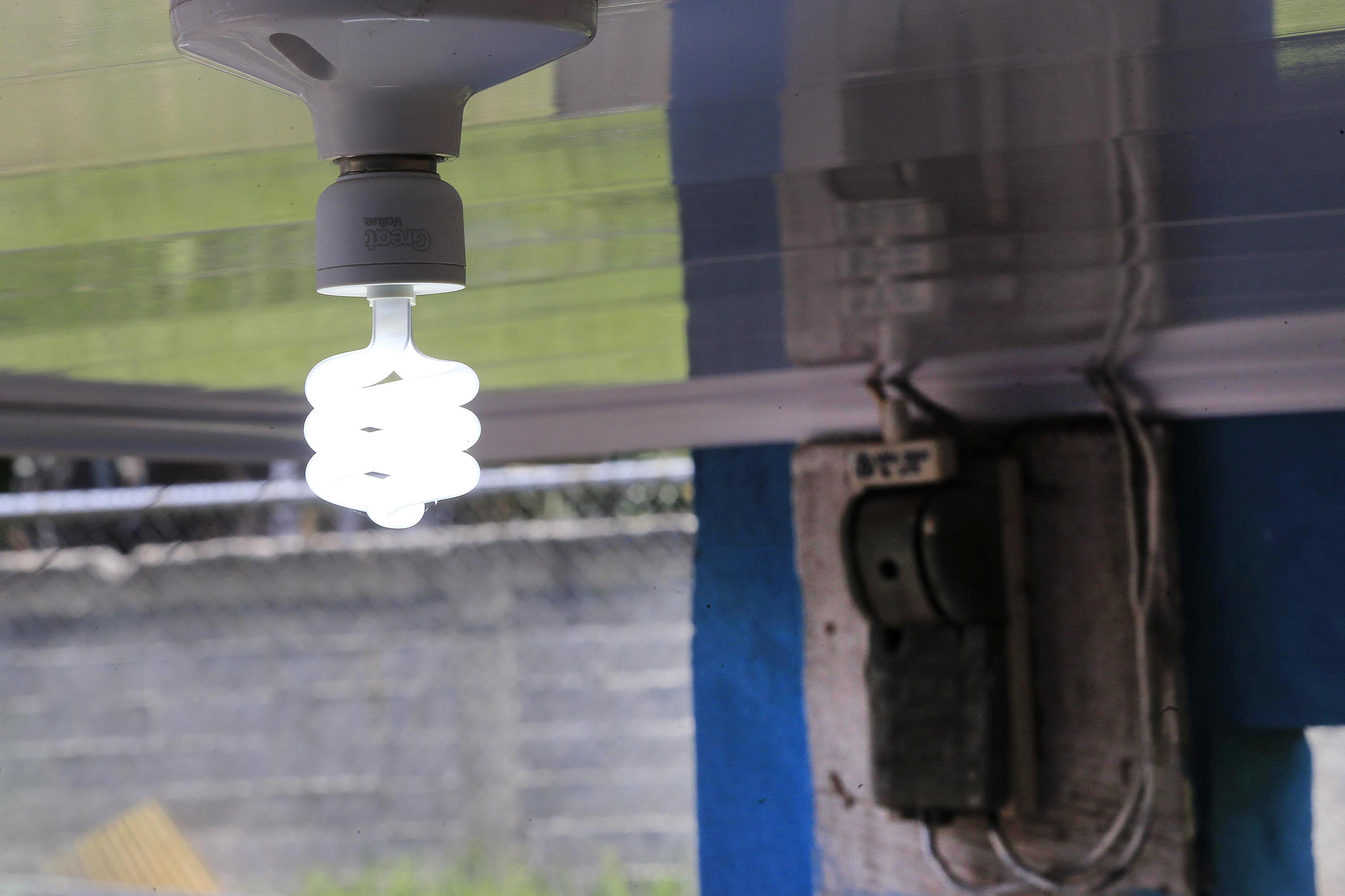 Precio de la electricidad creció un 14% para los hogares durante el 2023, y para las empresas un 18%
