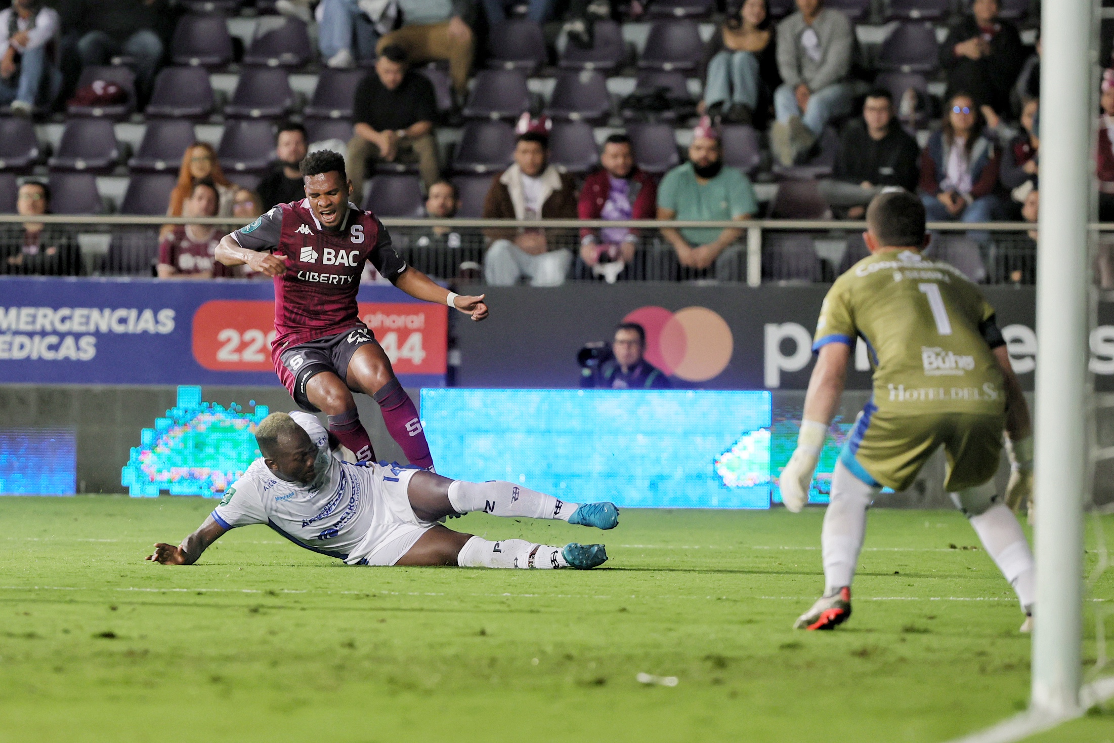 16/01/2025/ Juego entre Deportivo Saprissa vs Pérez Zeledón por el torneo Clausura de la Liga Promerica en el estadio Ricardo Saprissa / foto John Durán
