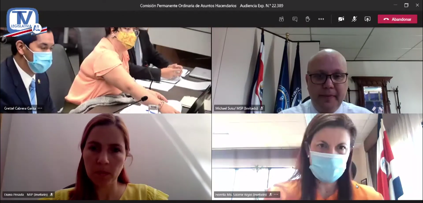 Los ministro de Seguridad, Michael Soto, y Justicia, Fiorella Salazar, expusieron las necesidades de presupuesto de ambas carteras. Foto: Captura.