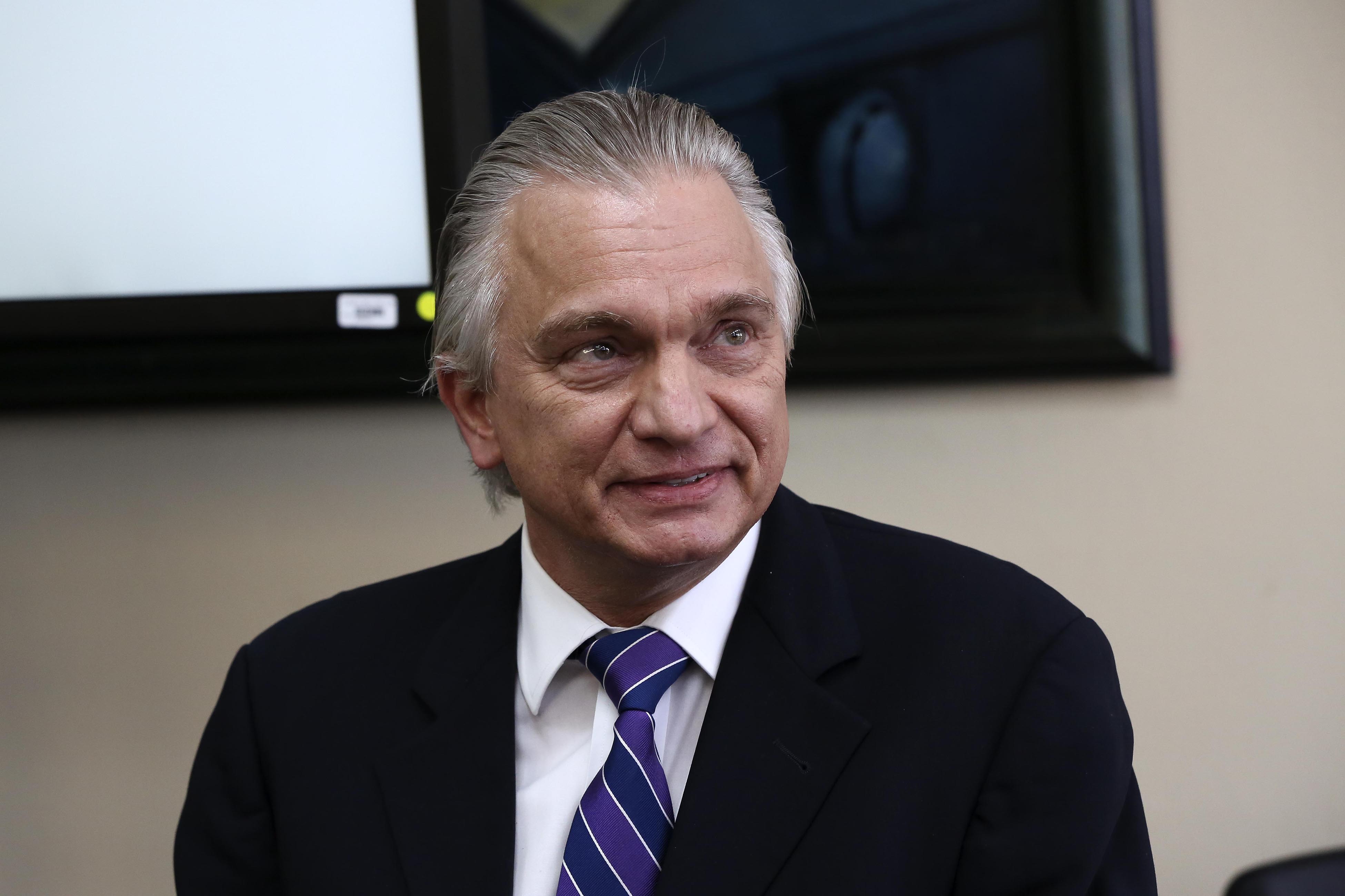 22/04/2022. Hora: 12 md. Instituto Nacional de Seguros (INS). El presidente electo Rodrigo Chaves presentó este viernes los primeros ministros de su gabinete en una actividad donde estuvo acompañado en la mesa principal por la ministra de la Presidencia, Natalia Díaz; el primer vicepresidente Steffan Brunner, y la primera vicepresidenta, Mary Munive. En la foto, el ministro de Relaciones Exteriores y Culto, Arnoldo André Tinoco. Fotos: Mayela López