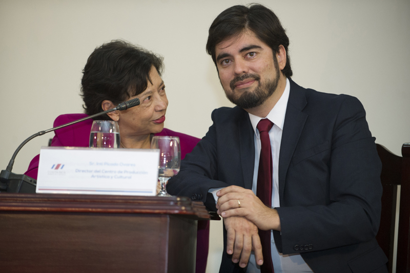 Al frente. La ministra de Cultura, Elizabeth Fonseca, y el director del festival, Inti Picado. Luis Navarro.