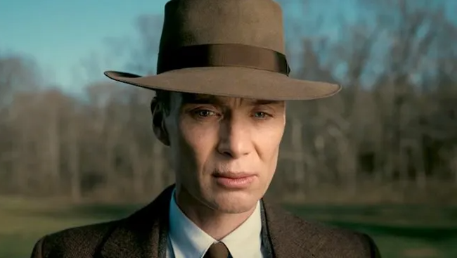 Cillian Murphy encarna a J. Robert Oppenheimer en la película que narra el proceso de la construcción de la bomba atómica. Foto: Universal Pictures