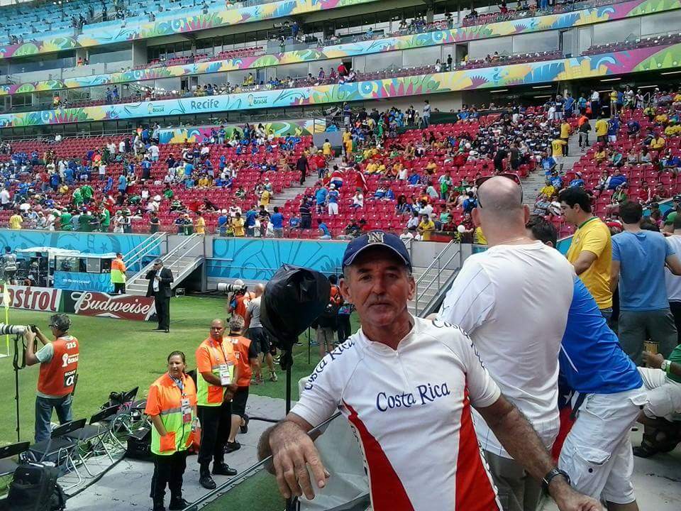 En Brasil 2014 Marcos Benavides pudo observar los partidos de Uruguay e Inglaterra en los cuales triunfó la Selección Nacional. Tomada de Facebook