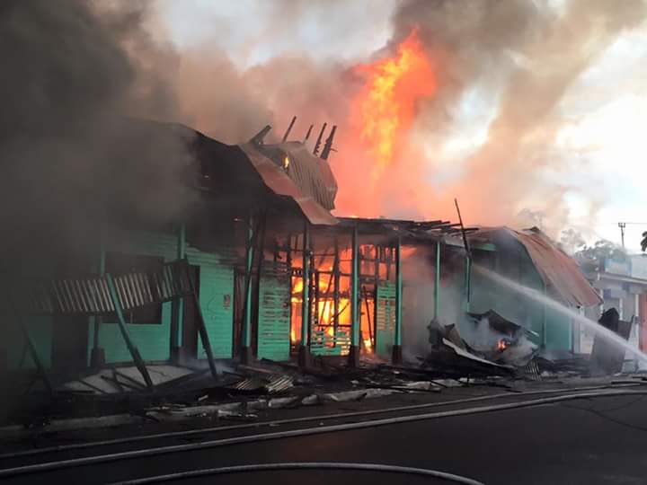 Incendio del Black Star Line en Limón (Leidy Jackson Nuñez-Periodista Radio Casino y Raúl Cascante)