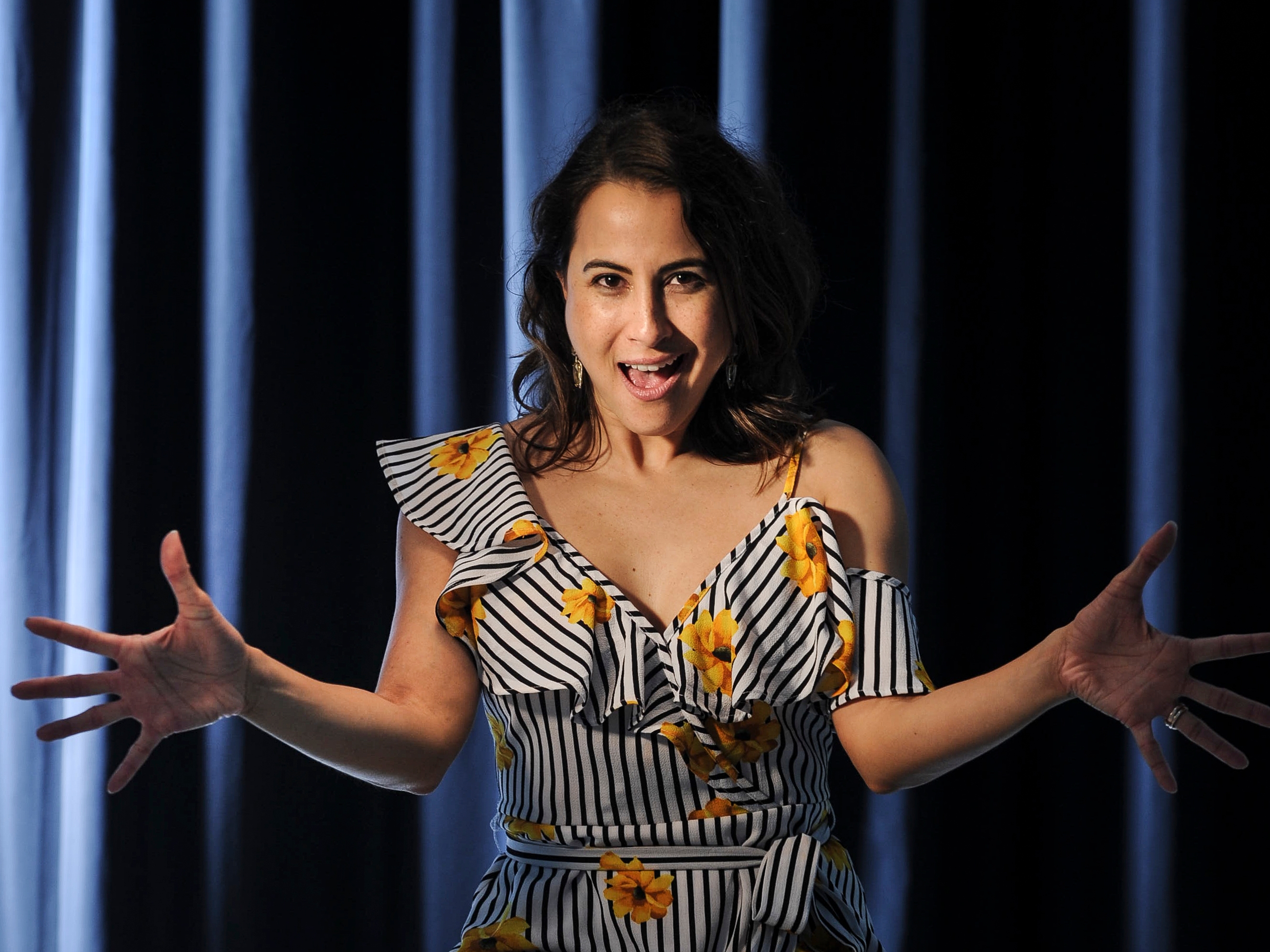 Perfil de Silvia Baltodano, actriz y cantante pionera en el teatro musical de Costa Rica.
Fotografias: Jorge Navarro