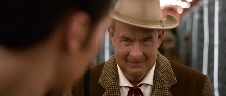 Tom Hanks llevó a cabo un gran cambio físico para interpretar al complejo Colonel Tom Parker. Foto: WB Elvis