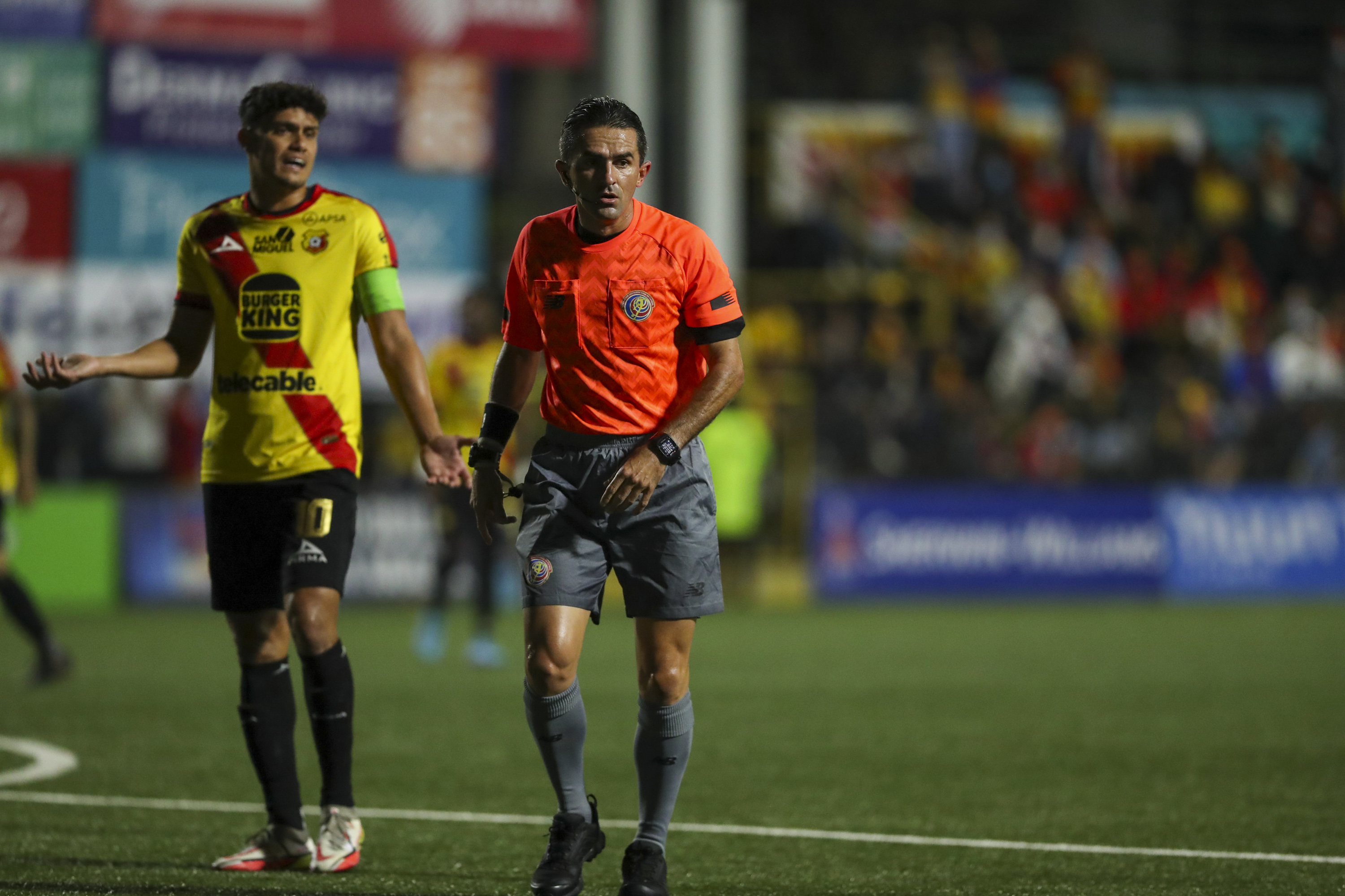 ¡Toman decisión por el chat de árbitros filtrado! Juego de San Carlos 