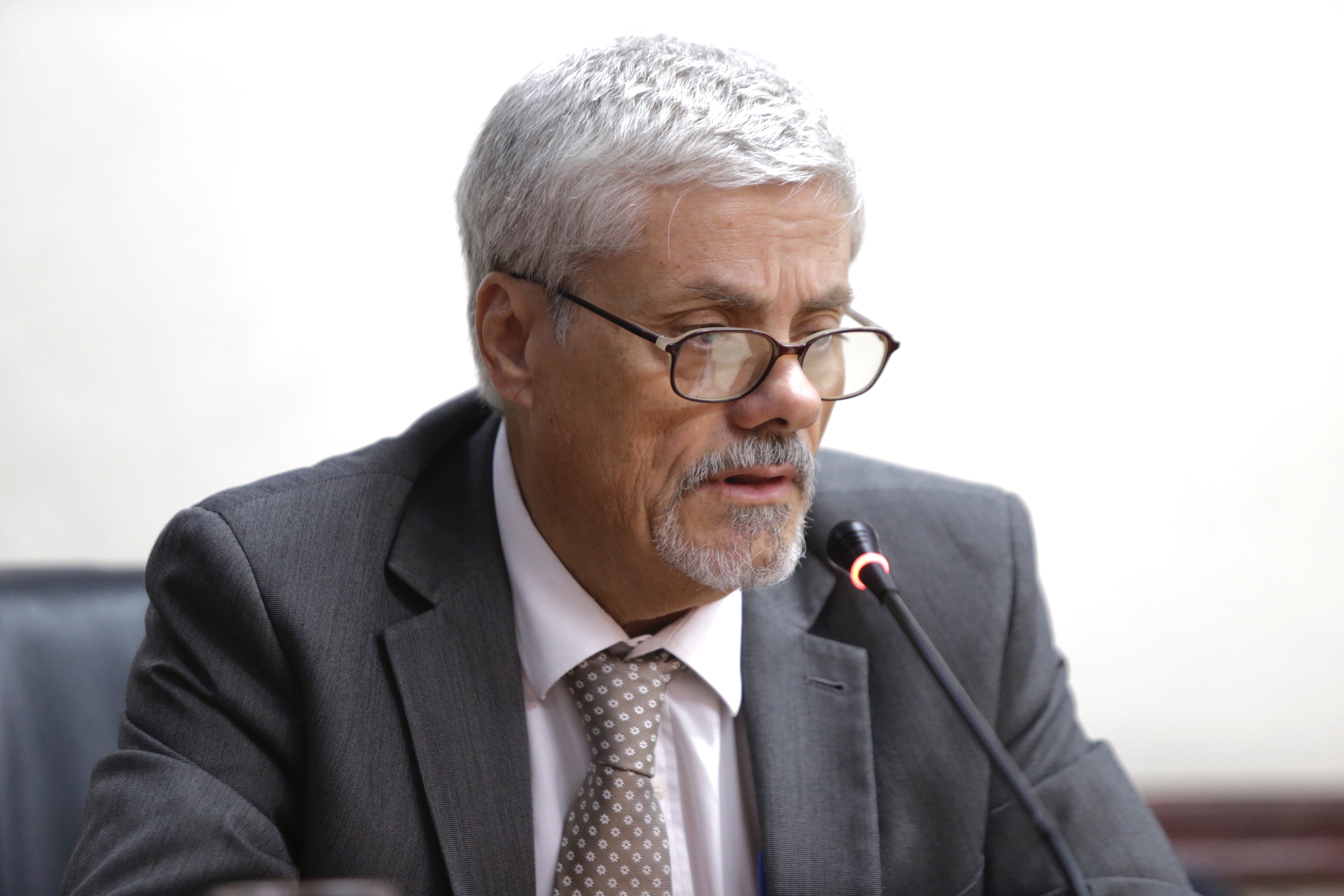 29/11/2018. Asamblea Legislativa, San José Costa Rica. Comisión de control de ingreso y gasto público. Julio Jurado Procurador General de la República (traje gris) Fotografía: Alejandro Gamboa Madrigal.