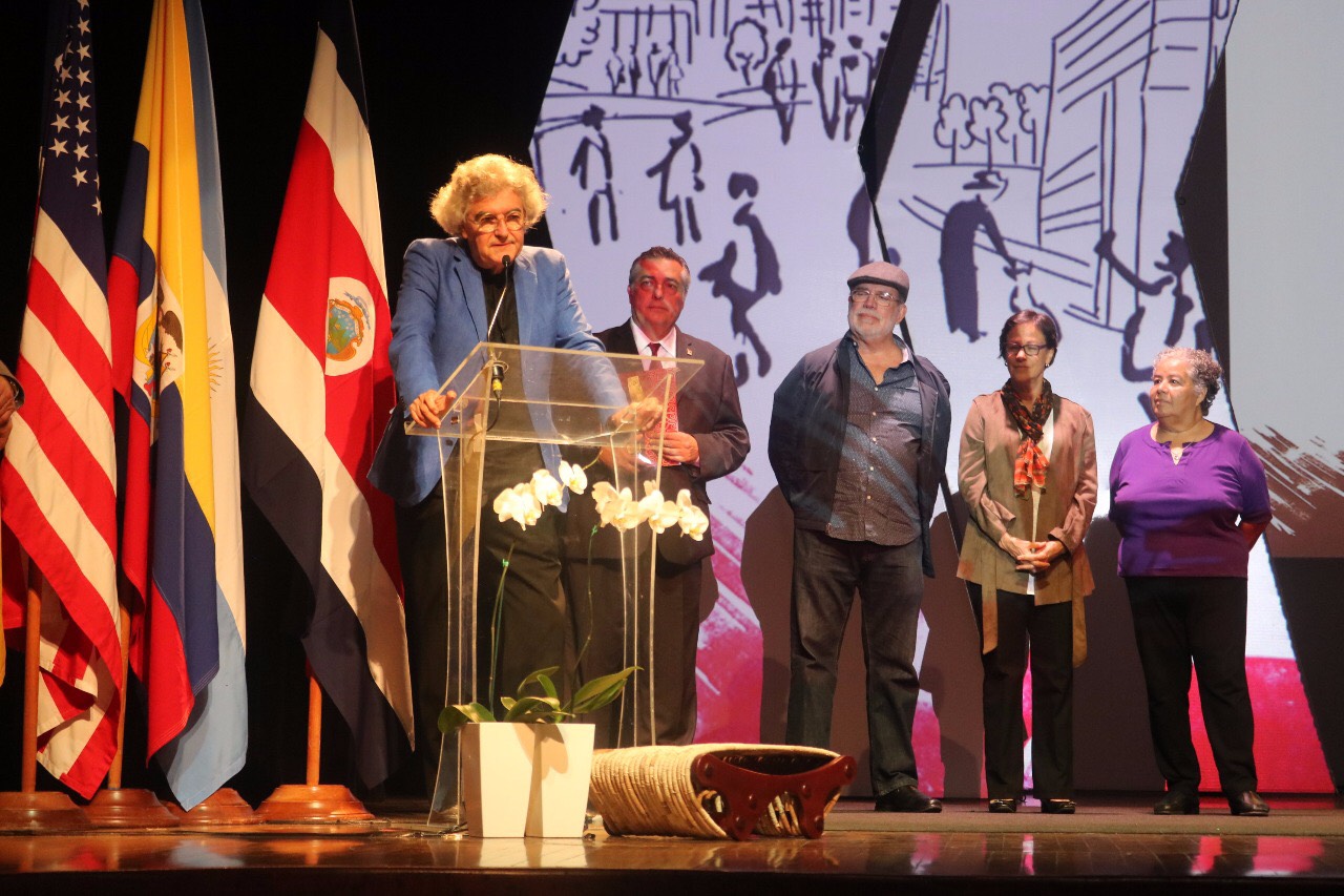 El galardón la recibió este sábado 26 de mayo, ene l marco de la clausura de Bienal Internacional de Arquitectura 2018, celebrada en San José.