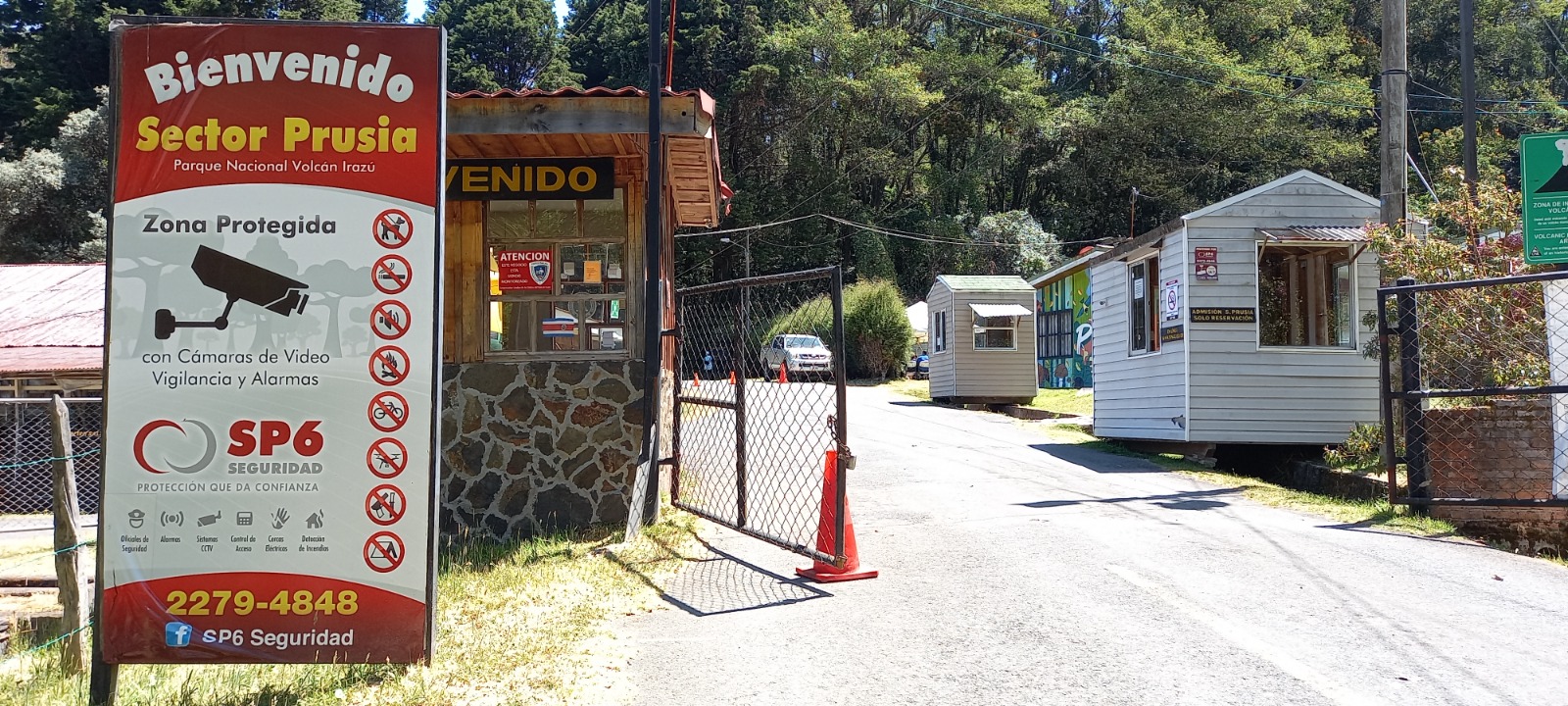 Un extranjero de 65 años murió por aparentes causas naturales en el Parque Prusia, en Cartago.