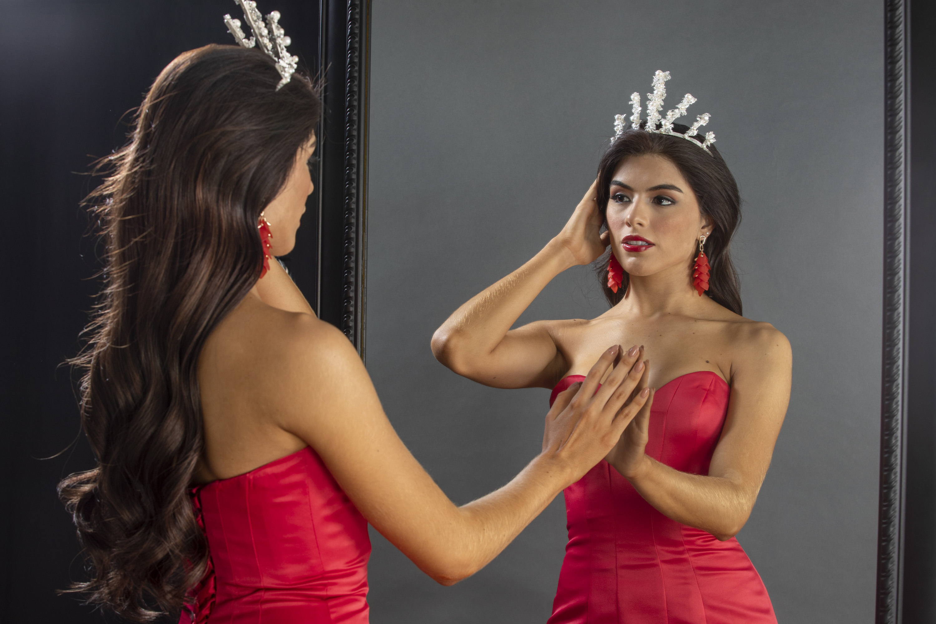 MATERIAL EXCLUSIVO DE VIVA HASTA SU PUBLICACIÓN DEL 02/10/2022.
29/09/2022, San José, Esteudio Fotográfico de Grupo Nación, retratos de la Miss Costa Rica 2022, María Fernanda Rodríguez Ávila.