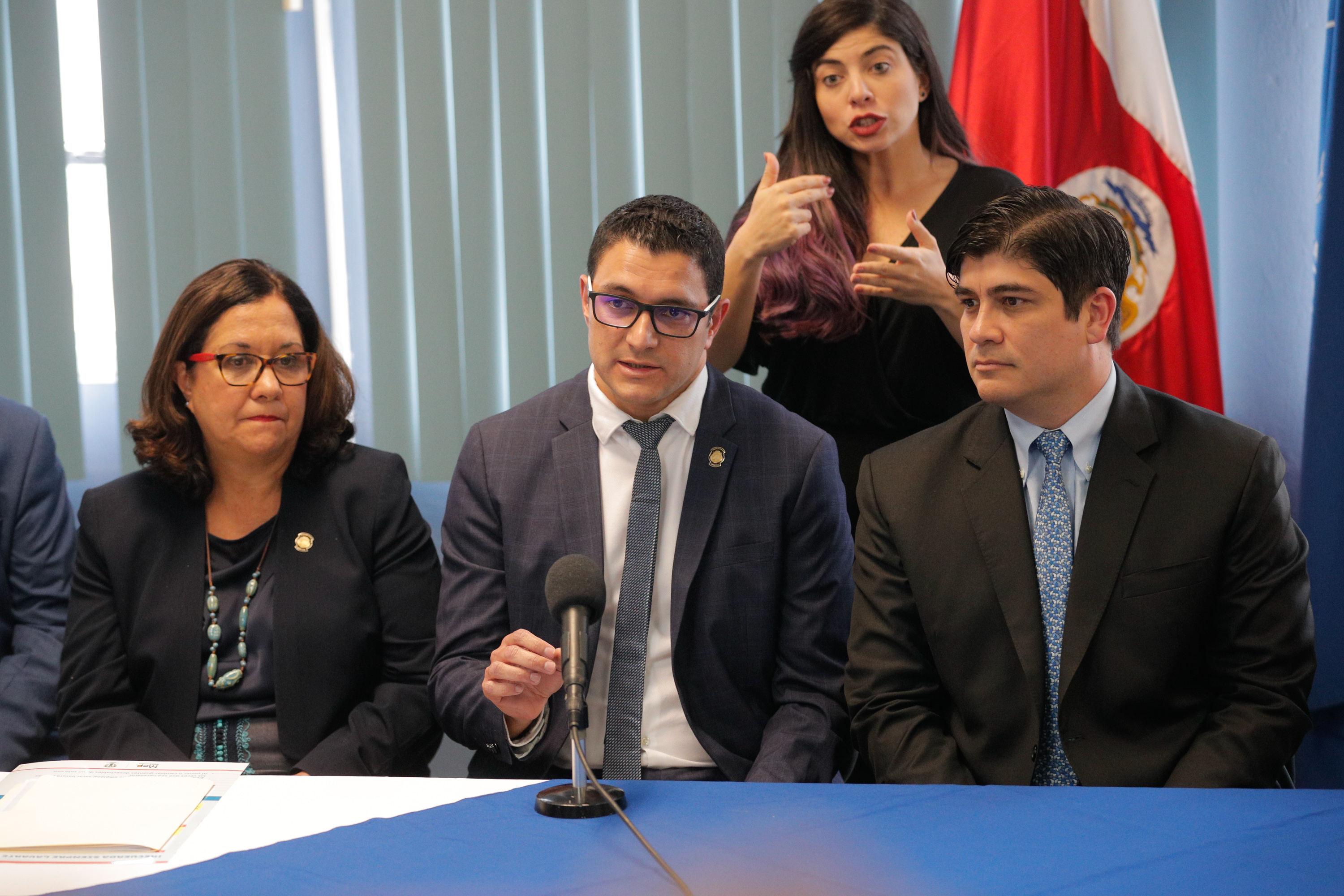6/3/2020. San José. Ministerio de Salud. Conferencia de prensa Coronavirus. Primer caso confirmado en el país. En la foto aparece (iz a der) la ministra de Educación, Giselle Cruz; el ministro de Salud, Daniel Salas y Carlos Alvarado presidente de la República. Foto Jeffrey Zamora