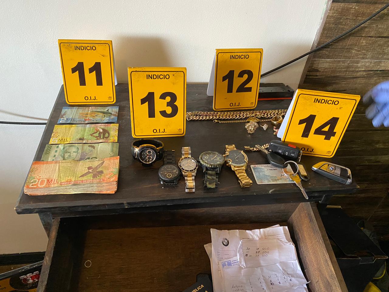 El OIJ allanó 14 lugares este martes, como parte de una operación para desarticular a un grupo narco liderado por un sujeto de apellido Cabrera, alias Manzanita. Foto: OIJ para LN