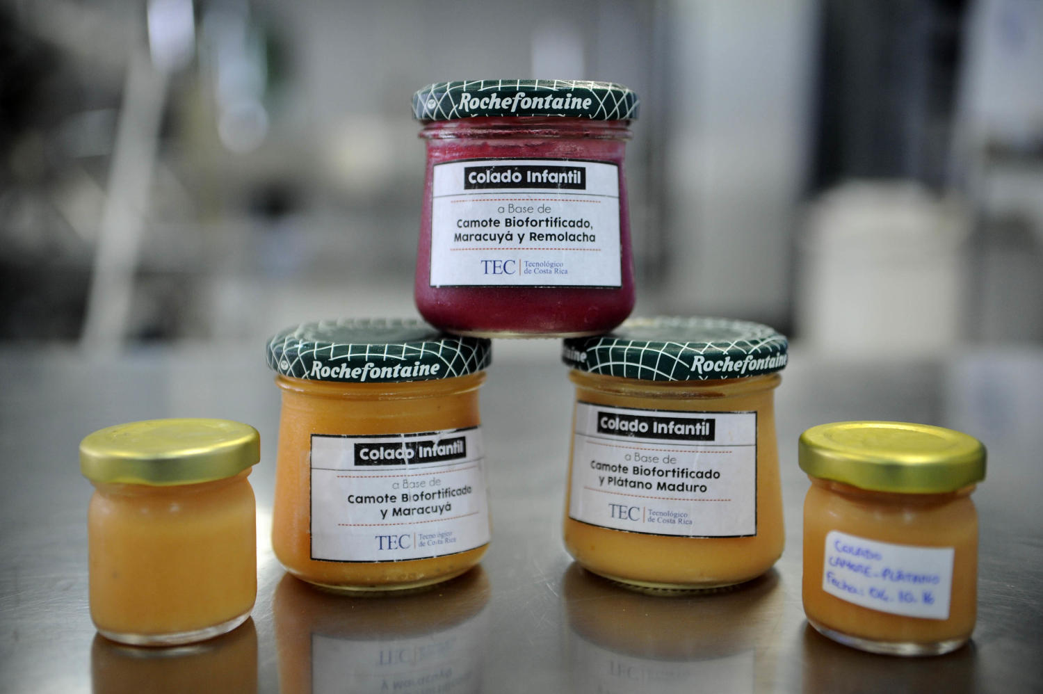 Los colados son hechos con base de camote biofortificado y vienen en tres presentaciones.