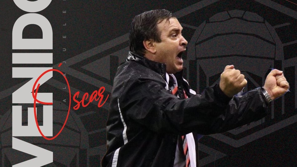 Óscar Ramírez firmó un contrato por catorce meses con Liga Deportiva Alajuelense.