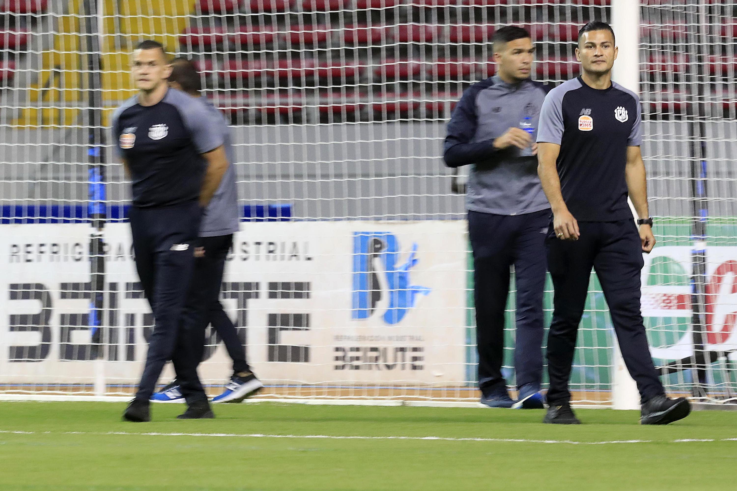 Keylor Herrera fue cuestionado por un penal a favor de Canadá.