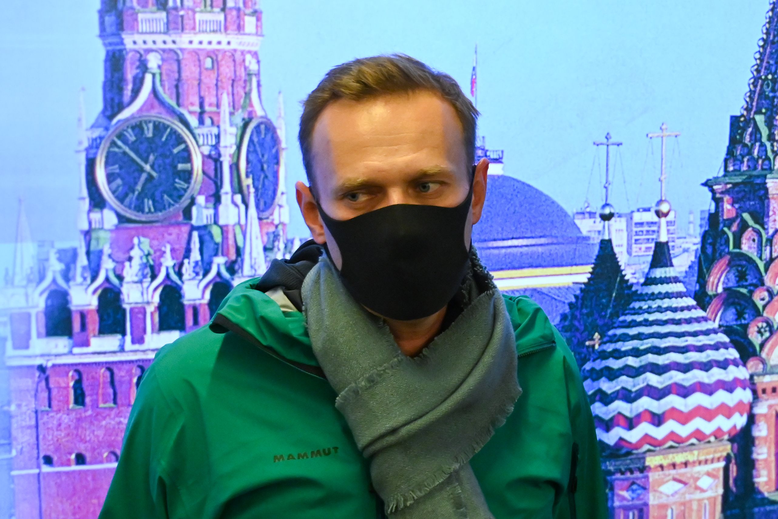 Russian opposition leader Alexei Navalny is seen at Moscow's Sheremetyevo airport upon the arrival from Berlin on January 17, 2021. - Russian police detained Kremlin critic Alexei Navalny at a Moscow airport shortly after he landed on a flight from Berlin, an AFP journalist at the scene said. (Photo by Kirill KUDRYAVTSEV / AFP)