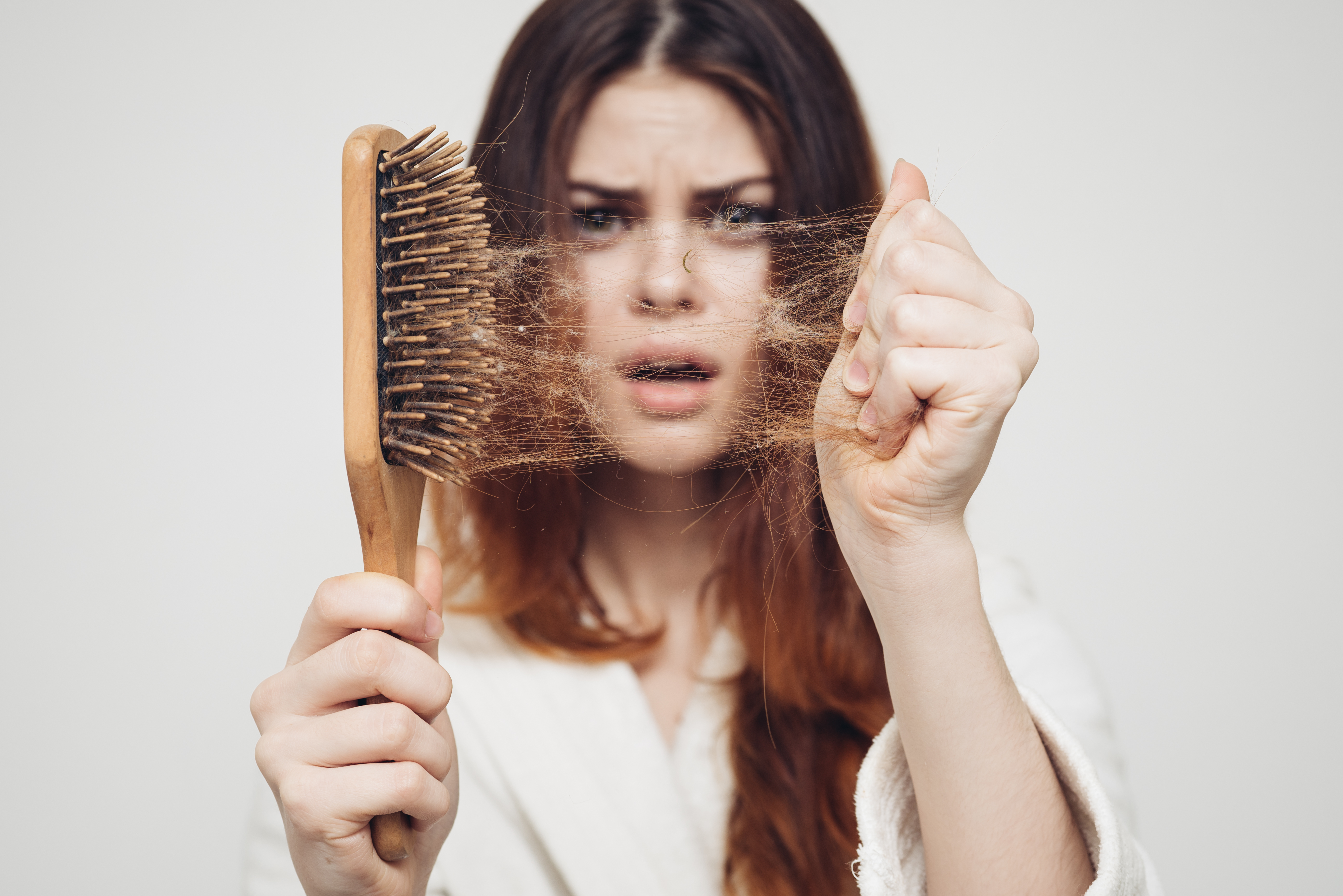 Caída del cabello, problemas en las uñas y lesiones en la piel son también  secuelas del covid-19 | La Teja