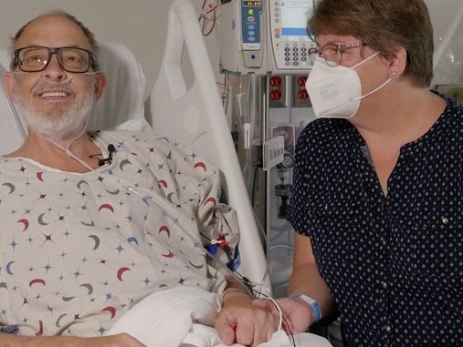 Lawrence Faucette, de 58 años, dialogó con su esposa Ann Faucette, horas previas a su intervención.
Fotografía: Centro Médico de la Universidad de Maryland
