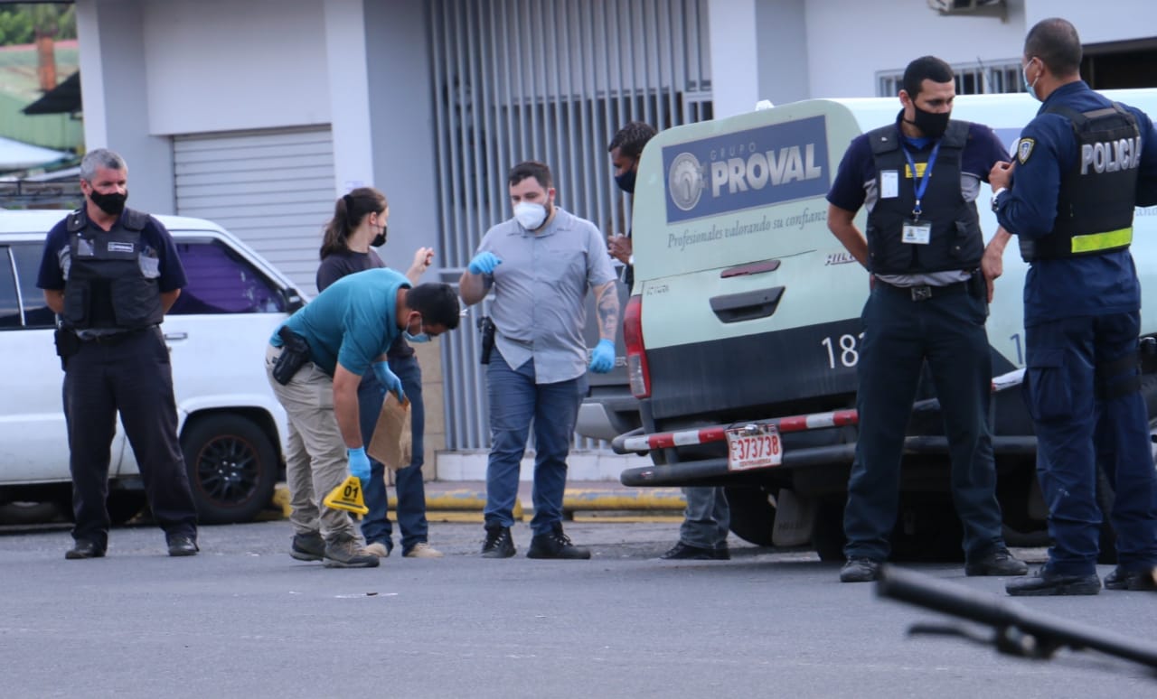 sharon hernandez alpizar asesinada en el banco nacional de Cariari en intento de asalto