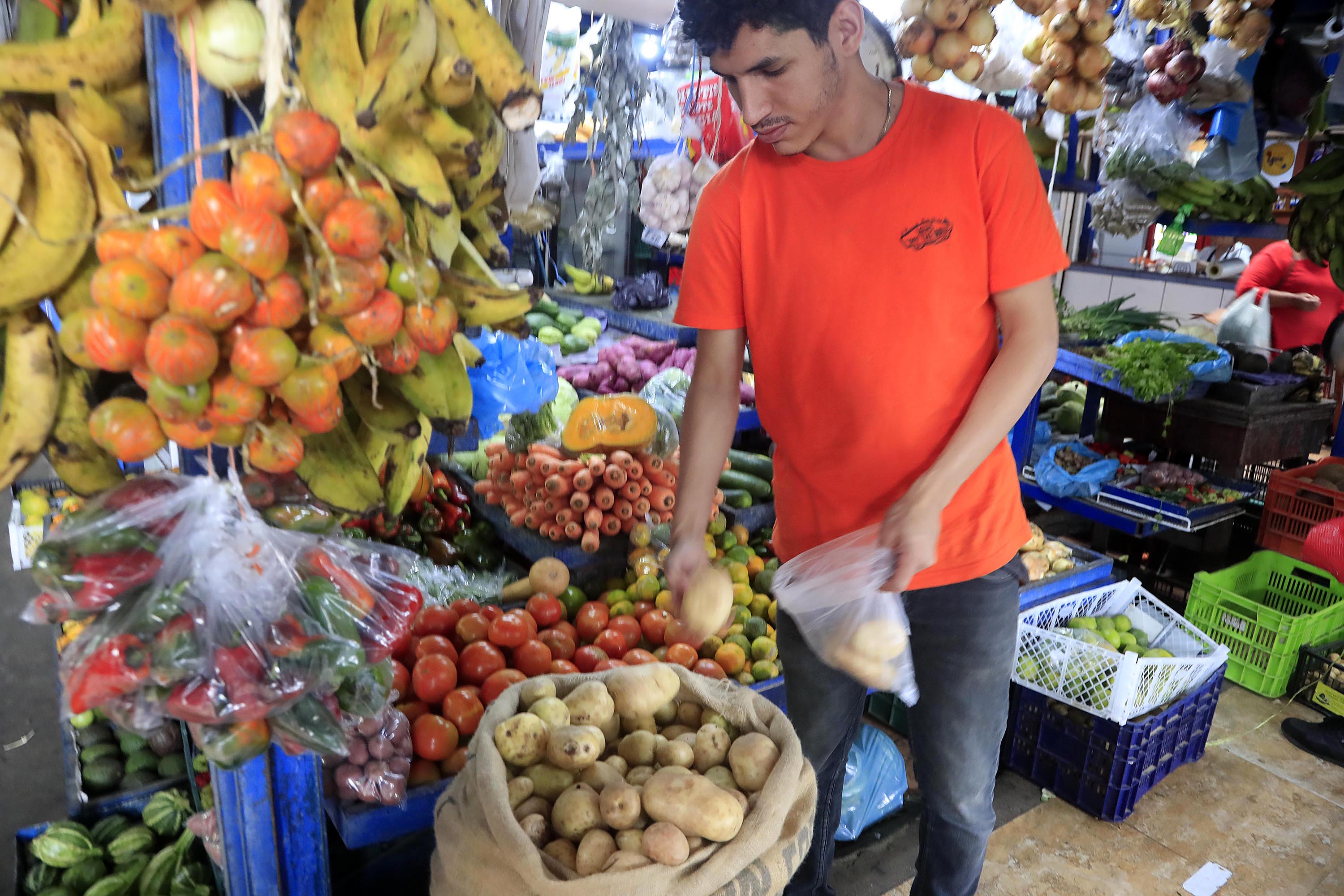 Los alimentos han tenido una fuerte alza. El indicador de precios de alimentos y bebidas no alcohólicas subió 22,5% en los últimos 12 meses.