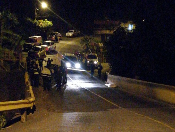 Homicidas arrojaron el cuerpo de Gringo cerca del puente de bajo Los Ledezma. Foto: Cortesía para LN