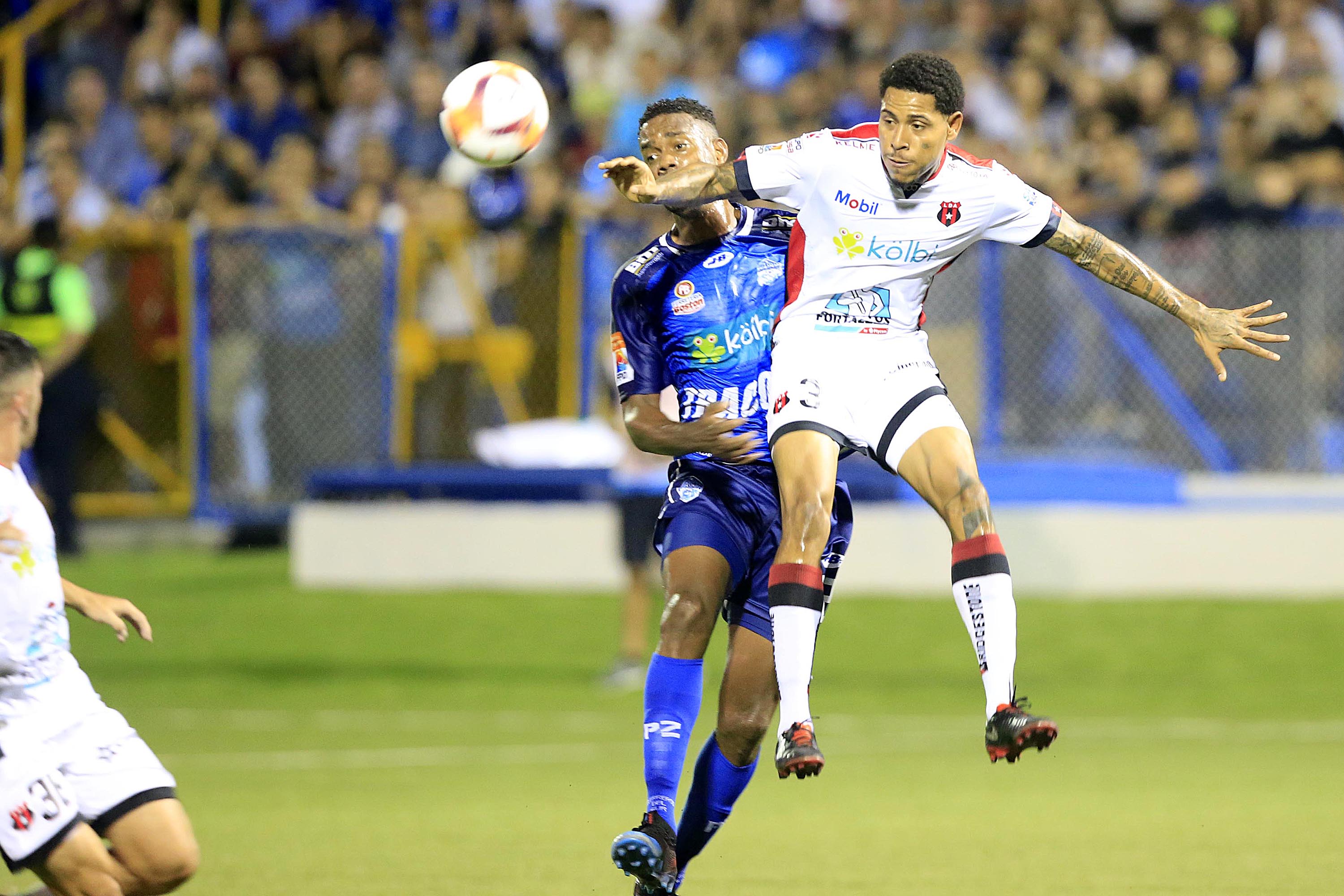 Henry Figueroa dejó de pertenecer a Alajuelense el 20 de diciembre. Foto: Rafael Pacheco