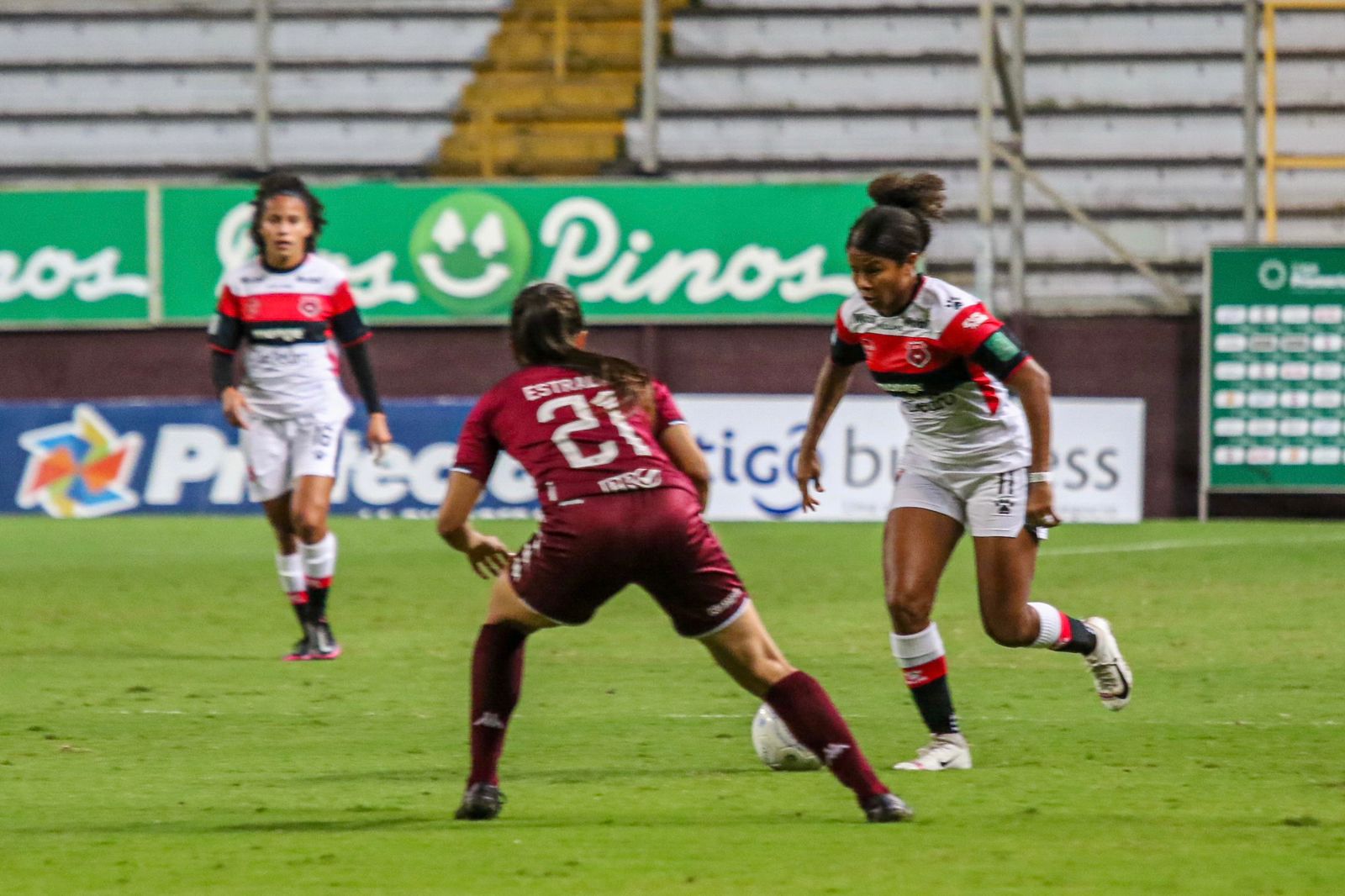 Kenia Rangel hizo uno de sus mejores juegos con la Liga el viernes pasado, cuando Alajuelense derrotó a Saprissa FF en el primer pulso de la final.