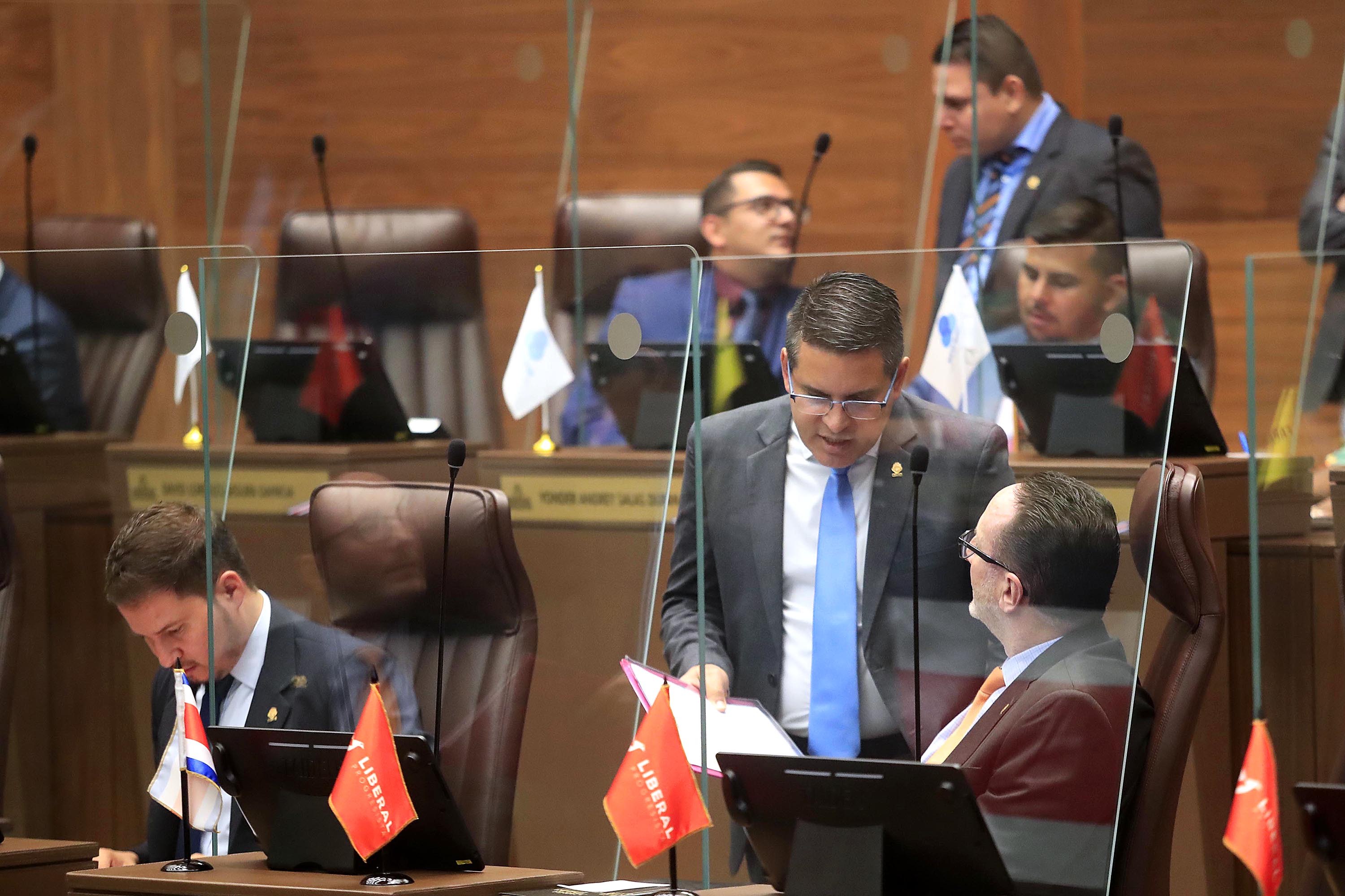 03/10/2022 Asamblea Legislativa. Diputados y diputadas durante la Sesión legislativa de este primer lunes de octubre. Fabricio Alvarado y Eliécer Feinzaig.