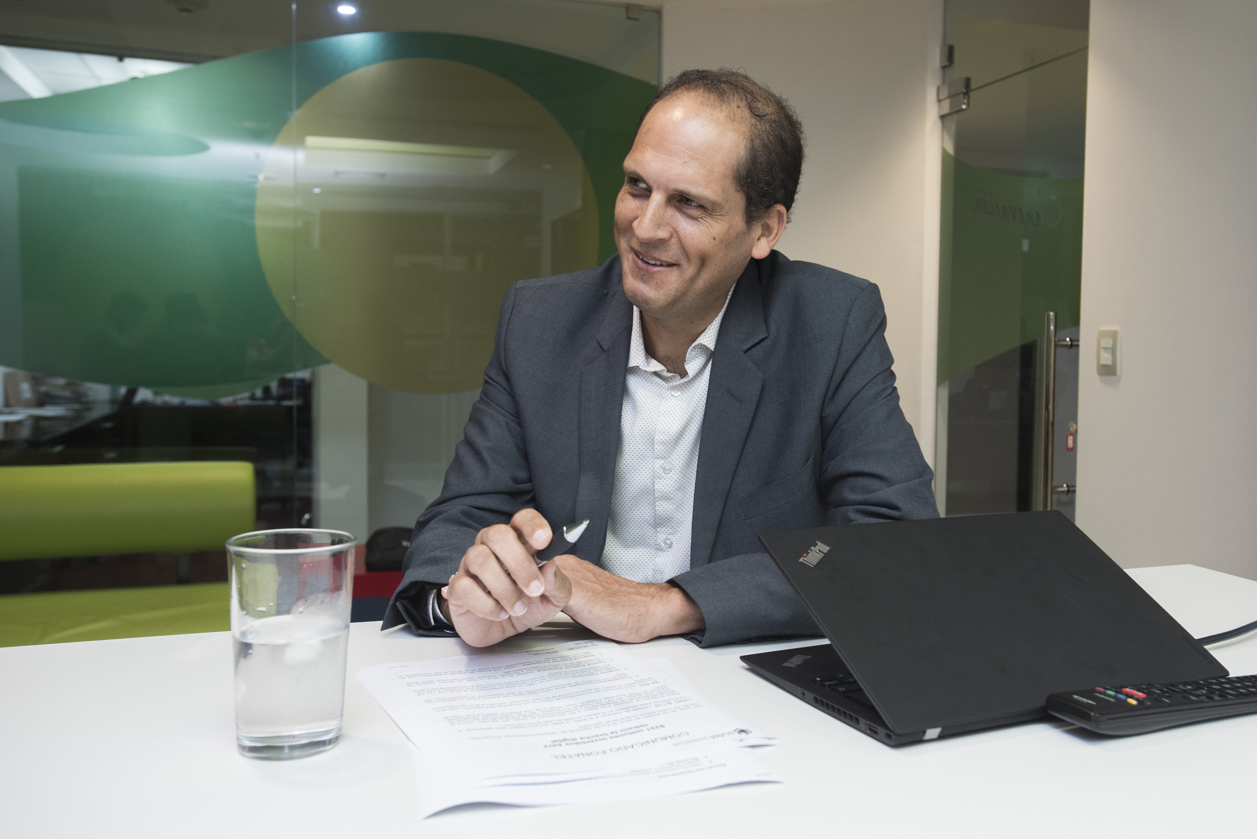 23/10/19. Sutel, Guachipelin de Escazú. Entrevista con Humberto Pineda que desde el 2012 es el Director del Fondo Nacional de Telecomunicaciones (Fonaltel) sobre el manejo del fondo. La entrevista la hizo Juan Fernando Lara y estuvo presente Eduardo Castellon jefe de prensa de la Sutel.
foto: Eyleen Vargas.