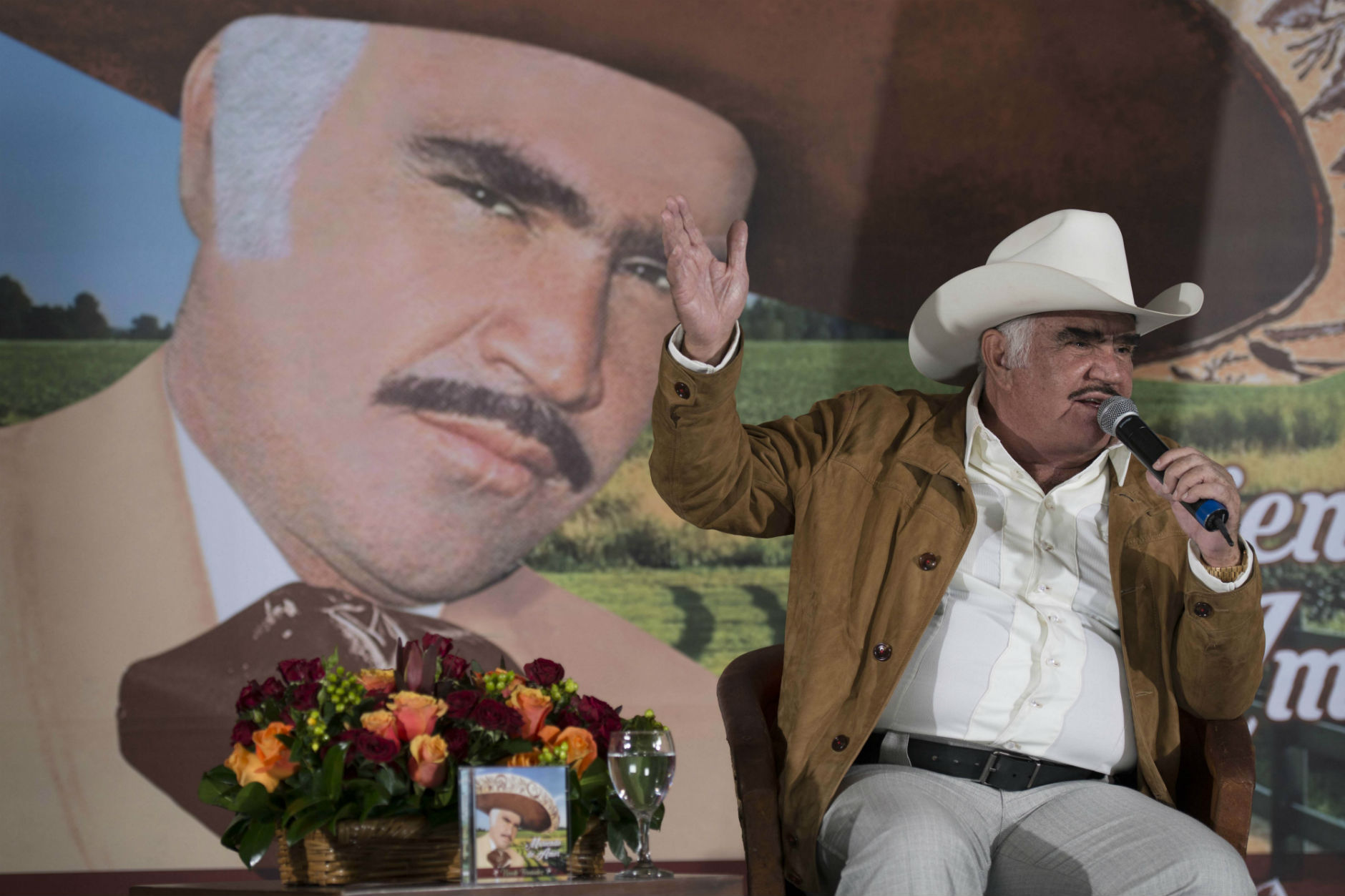 Vicente Fernández cumple hoy 76 años.