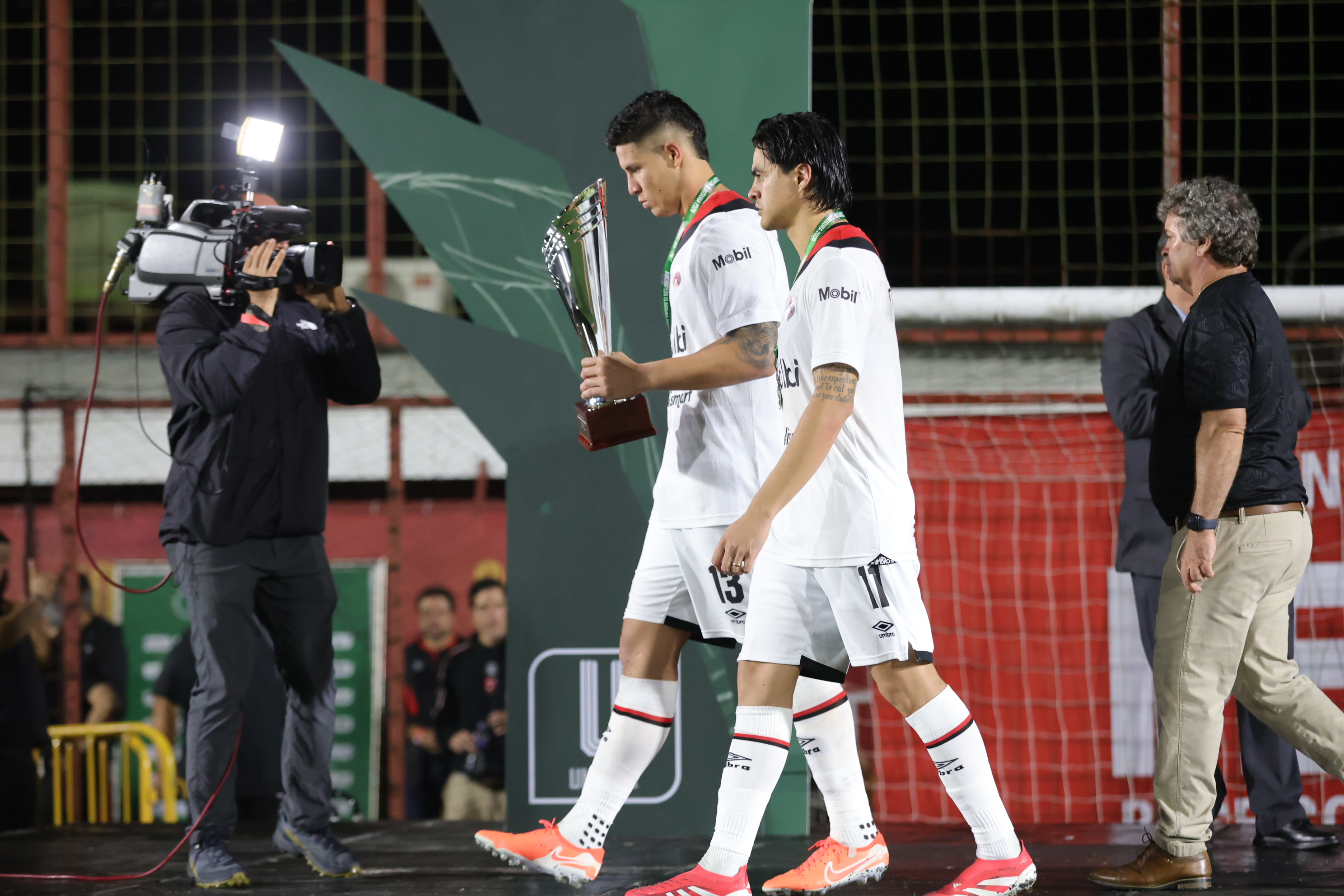 28/05/2025/ Juego entre Club Sport Herediano vs Liga Deportiva Alajuelense por el partido de vuelta de la gran final el torneo Clausura de la Liga Promerica en el estadio Carlos Alvarado / foto John Durán