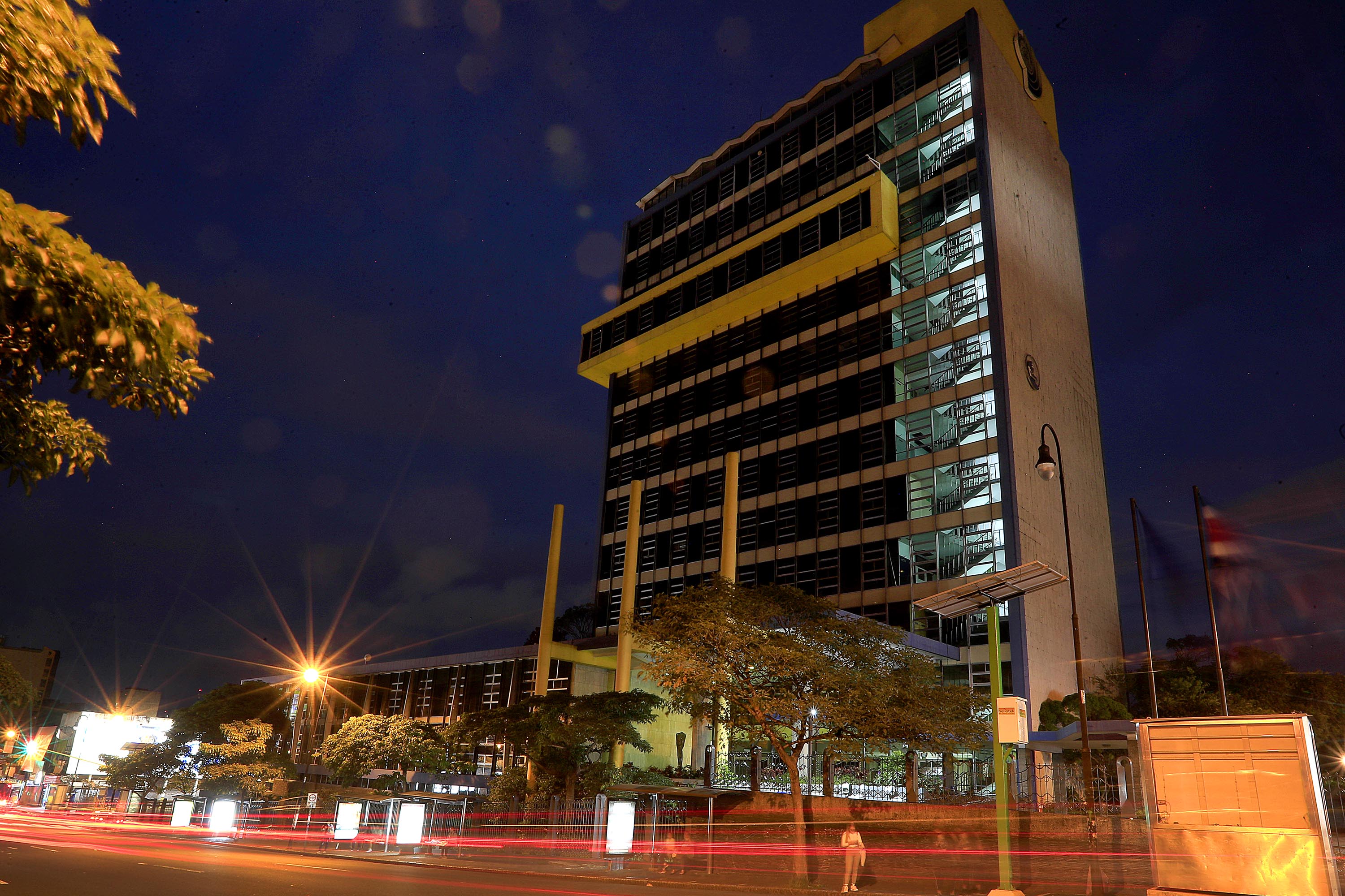 29/05/2021 San José. Edificio de la Caja Costarricense de Seguro Social (CCSS), en avenida segunda. Foto: Rafael Pacheco