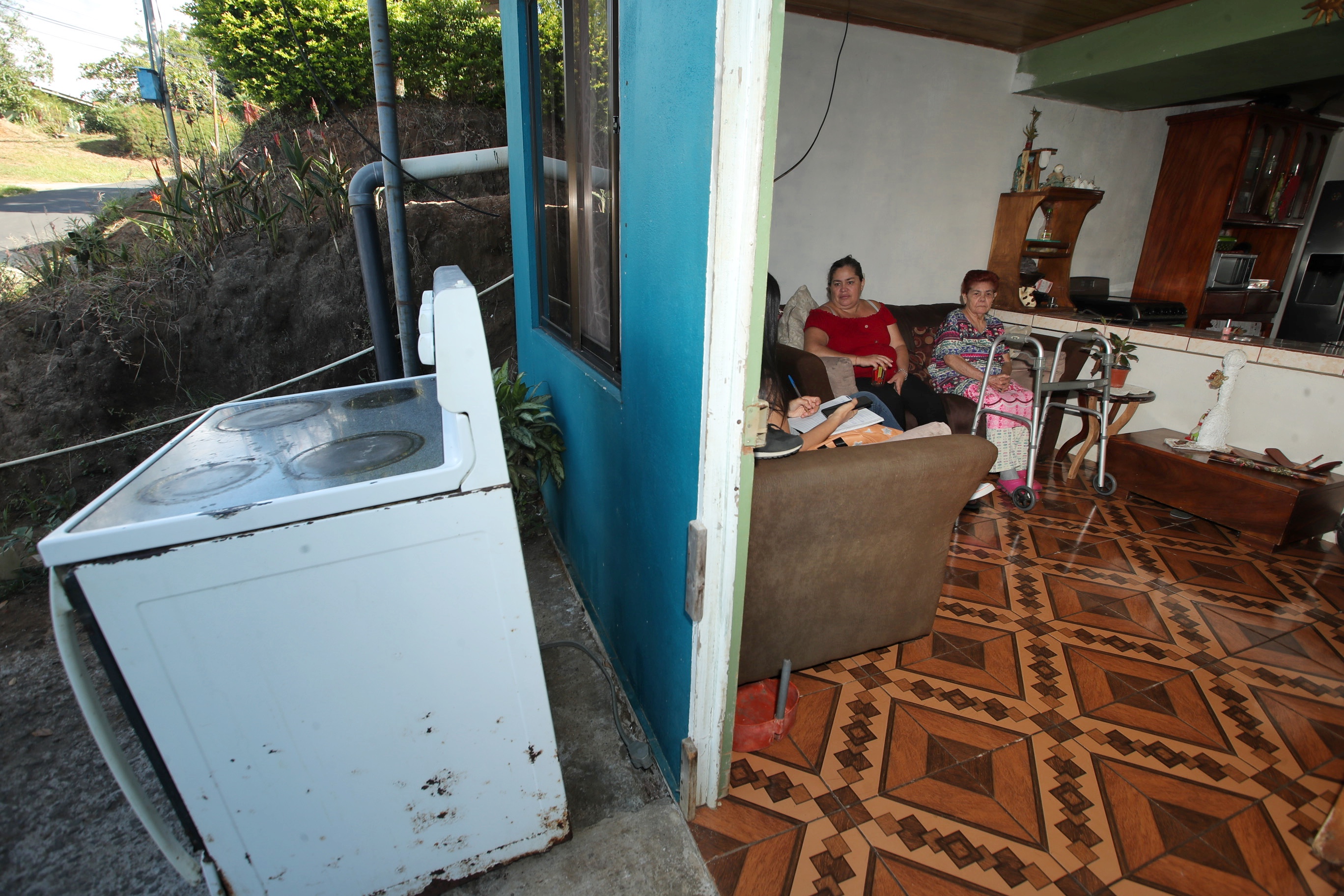17/01/2020/ historia de la señora Ana Lorena Castillo Retana quien junto a su familia viven una situación muy complicada y de mucha necesidad, está familia vive en San Jerónimo de Naranjo Alajuela / Fotografia John Durán