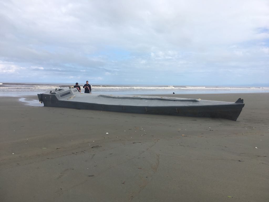 El semisumergible hallado en aguas ticas será puesto a flote y llevado a puerto para ser inspeccionado.