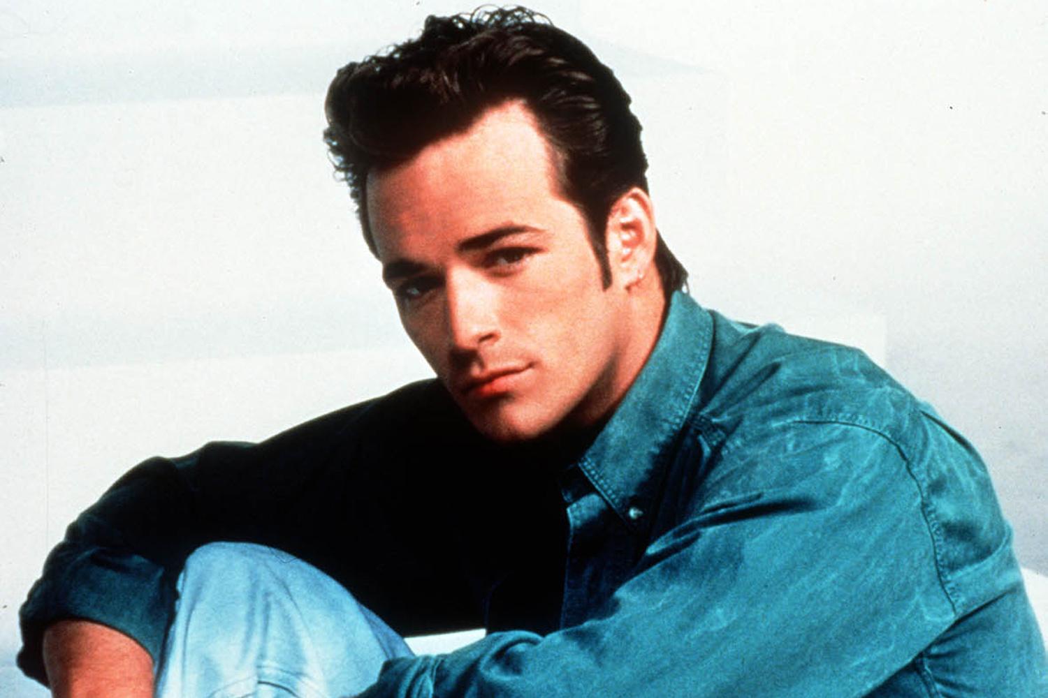 El actor Luke Perry en su personaje Dylan McKay, de la popular serie de televisión 'Beverly Hills, 902010'.