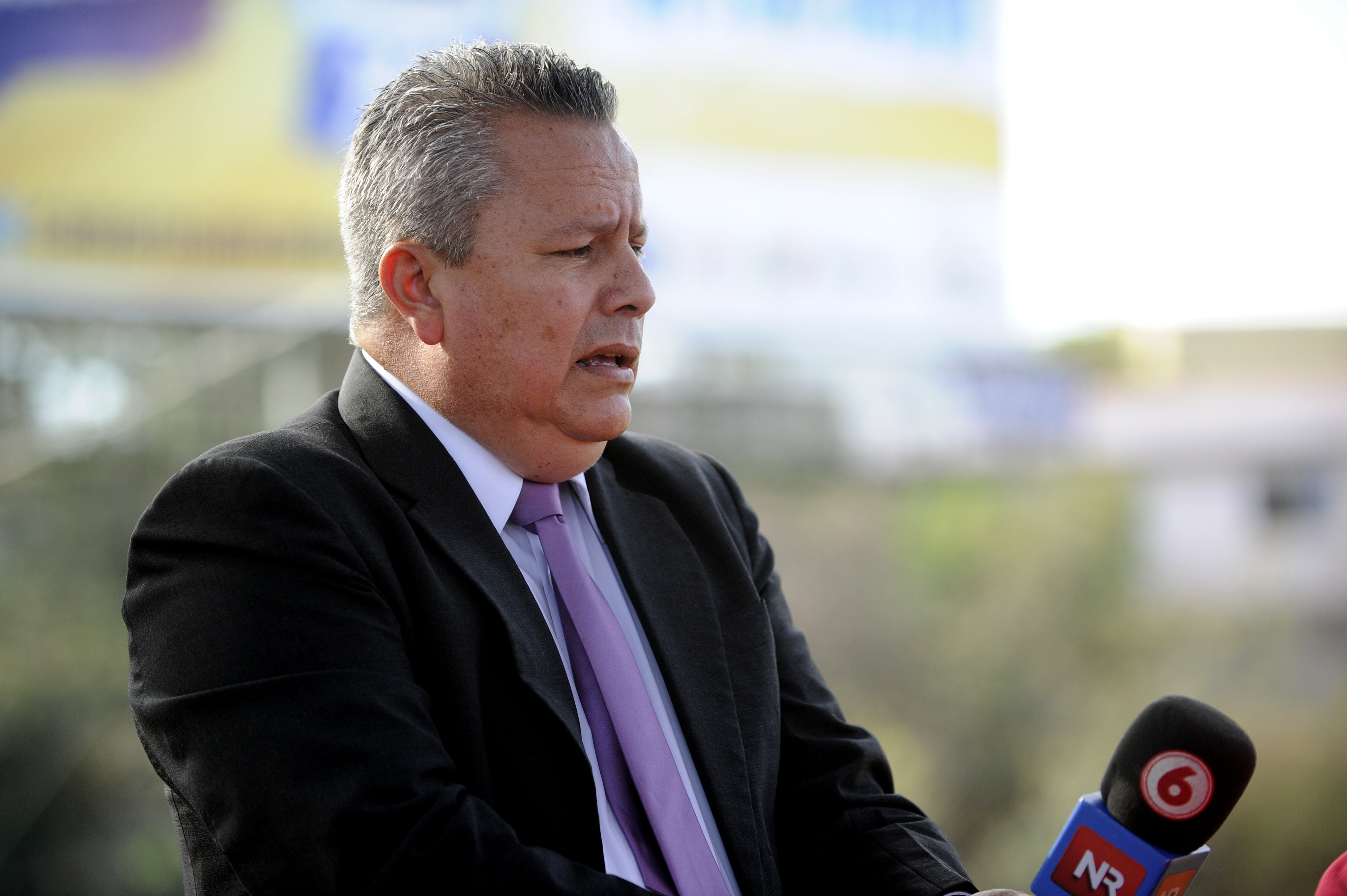 Compañeros y familiares del periodista Roy Solano siguen a la espera de un  milagro | La Teja