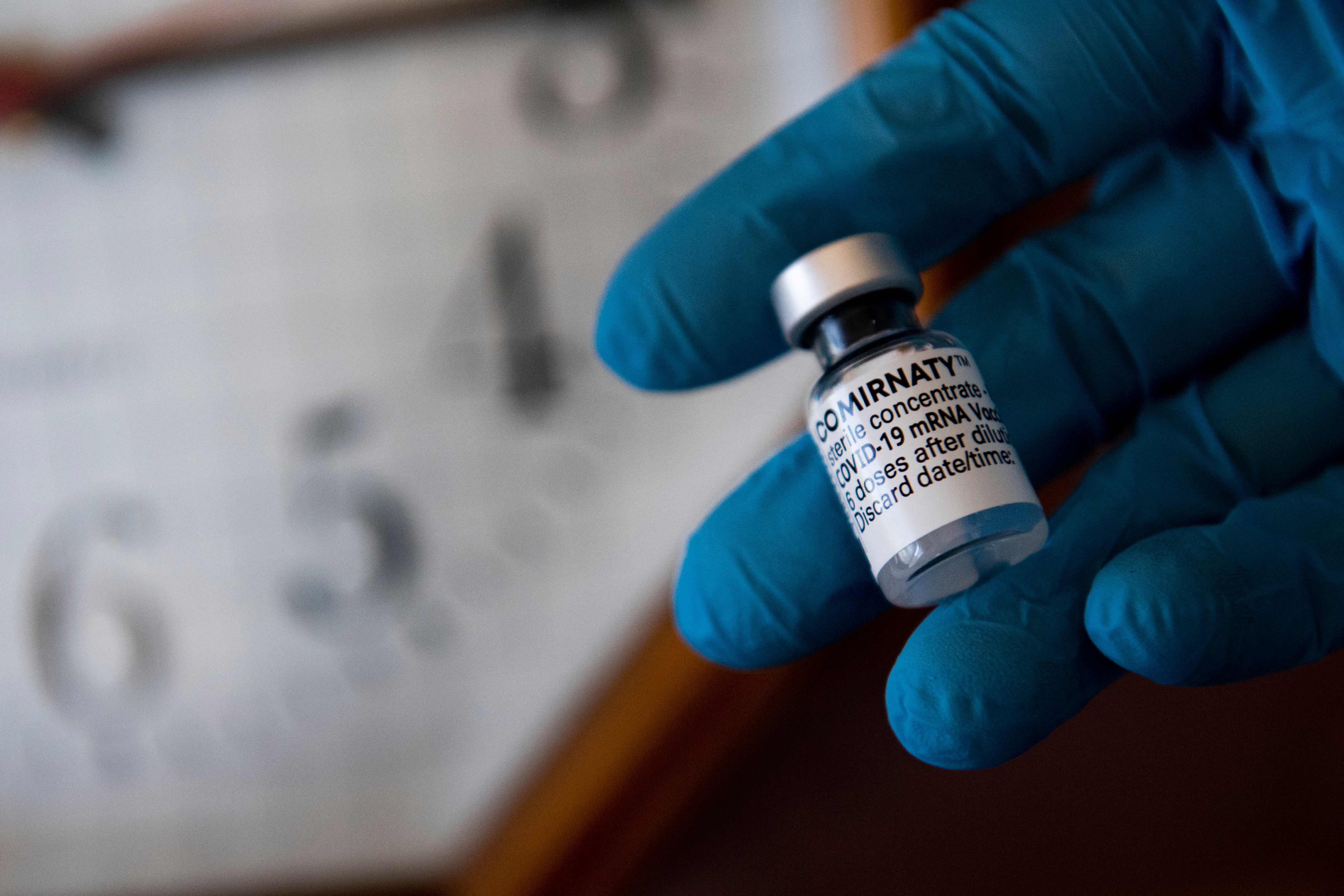 A dose of a single-shot Comirnaty Pfizer-BioNTech Covid-19 coronavirus vaccine is pictured during a at-home vaccination campaign for senior citizens carried out by the ASL Roma 1 Local Health Authority, on April 14, 2021 in Rome, during the Covid-19 coronavirus pandemic. (Photo by Tiziana FABI / AFP)
