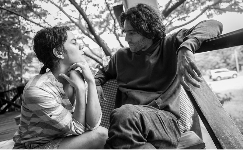 Los actores Kattia González (Luciana) y Fernando Bolaños (Pedro), son los protagonistas de ‘Viaje’. | LA TRES PARA LN
