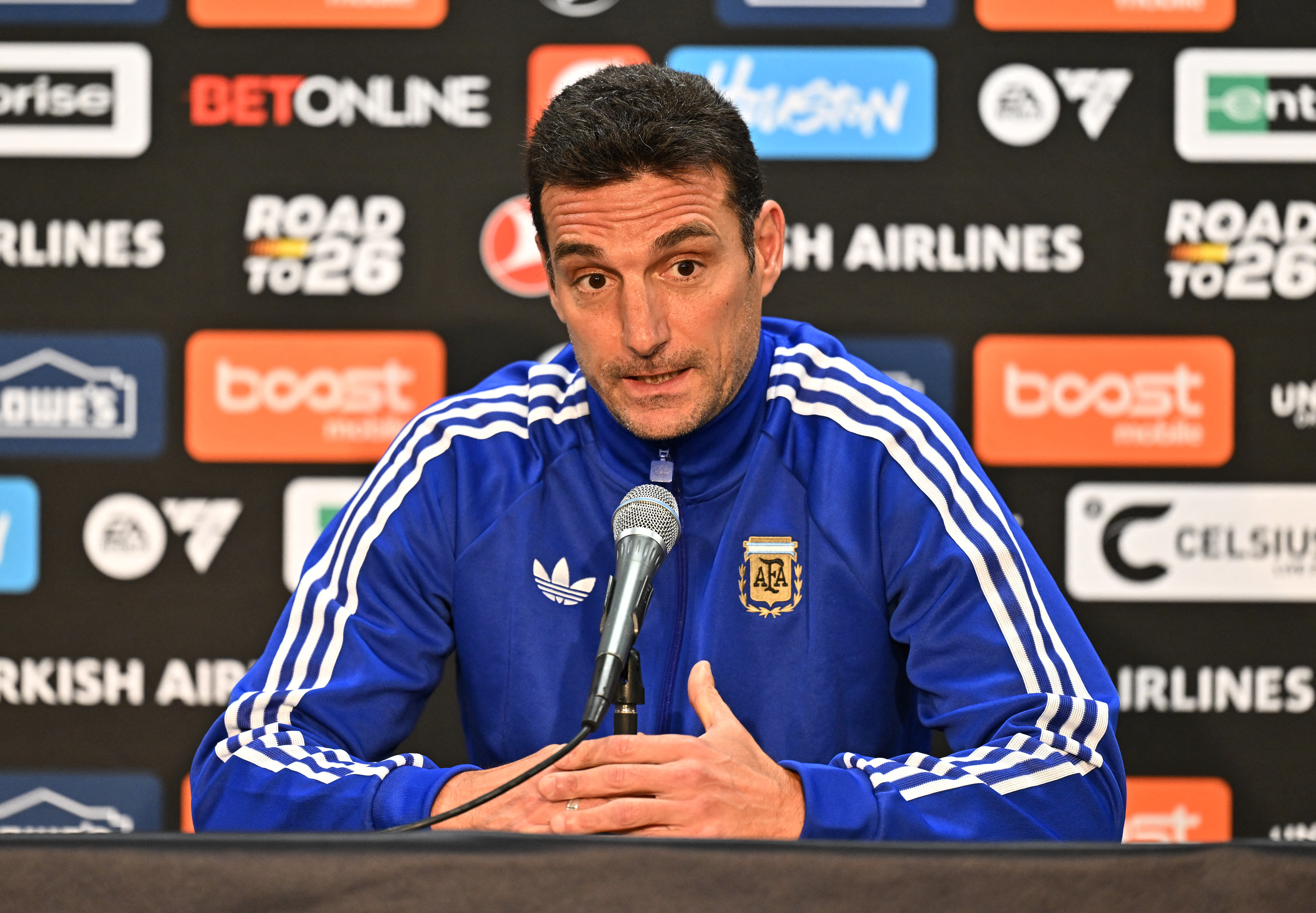 El reemplazante de Balerdi, los elogios a Beltr&aacute;n y la molestia de Juli&aacute;n &Aacute;lvarez: 6 frases de Scaloni tras la victoria de Argentina