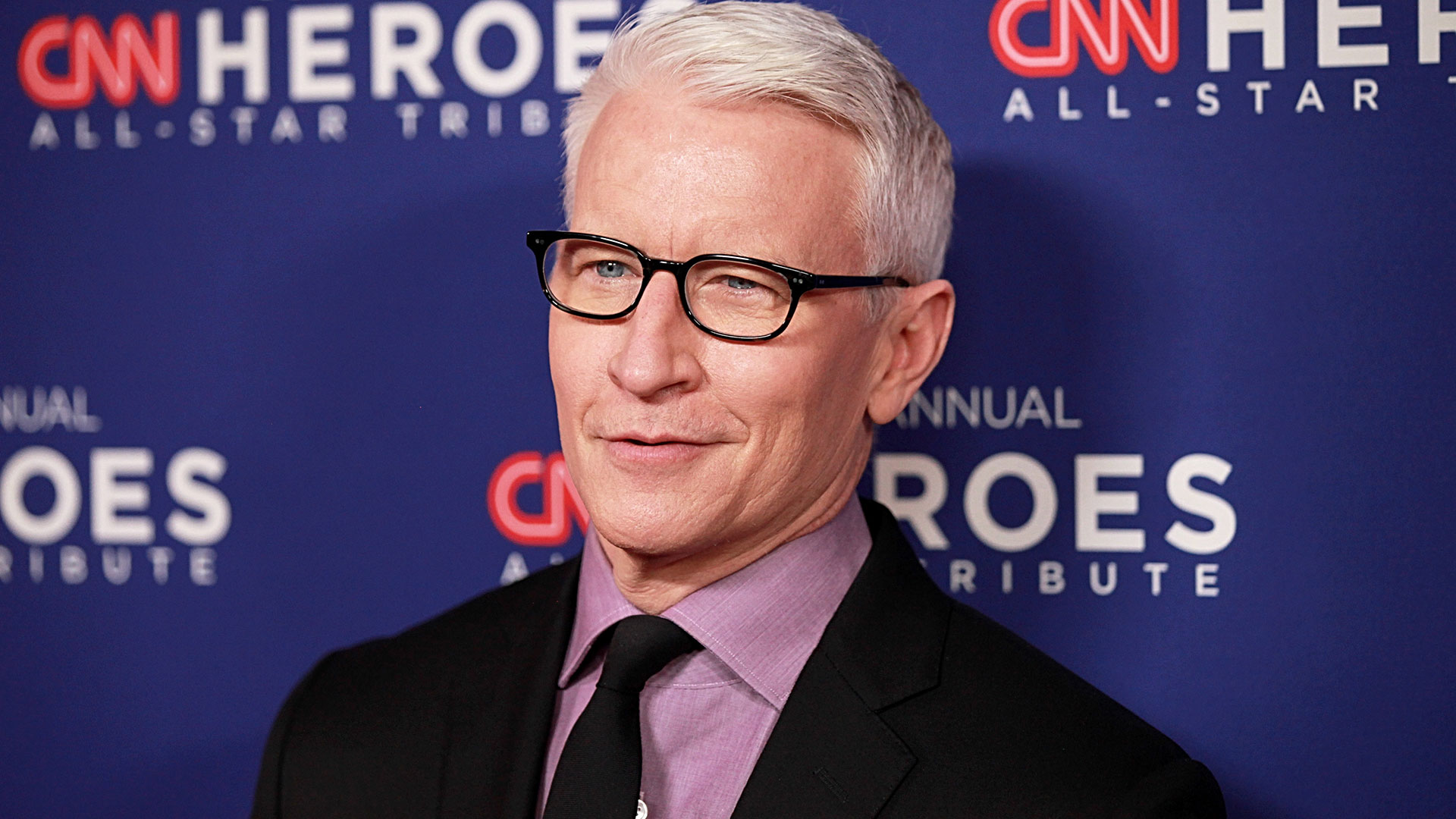 El periodista Anderson Cooper reveló cómo Richard Gere lo ayudó a darse cuenta de que es gay (Getty Images)