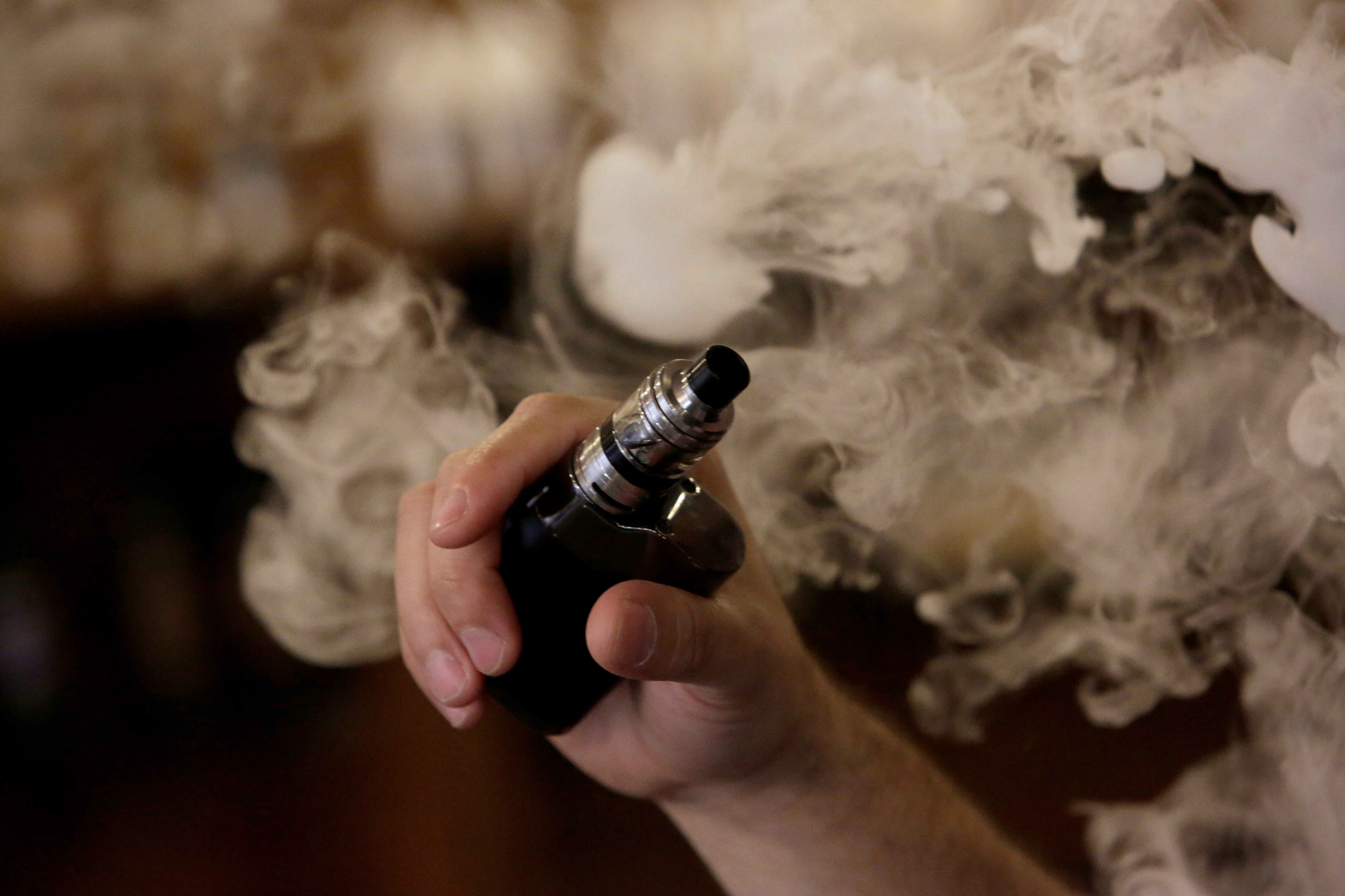 los cartuchos de cannabis para vapear, aceites aromatizados que no dejaban olor en el aire (Reuters)