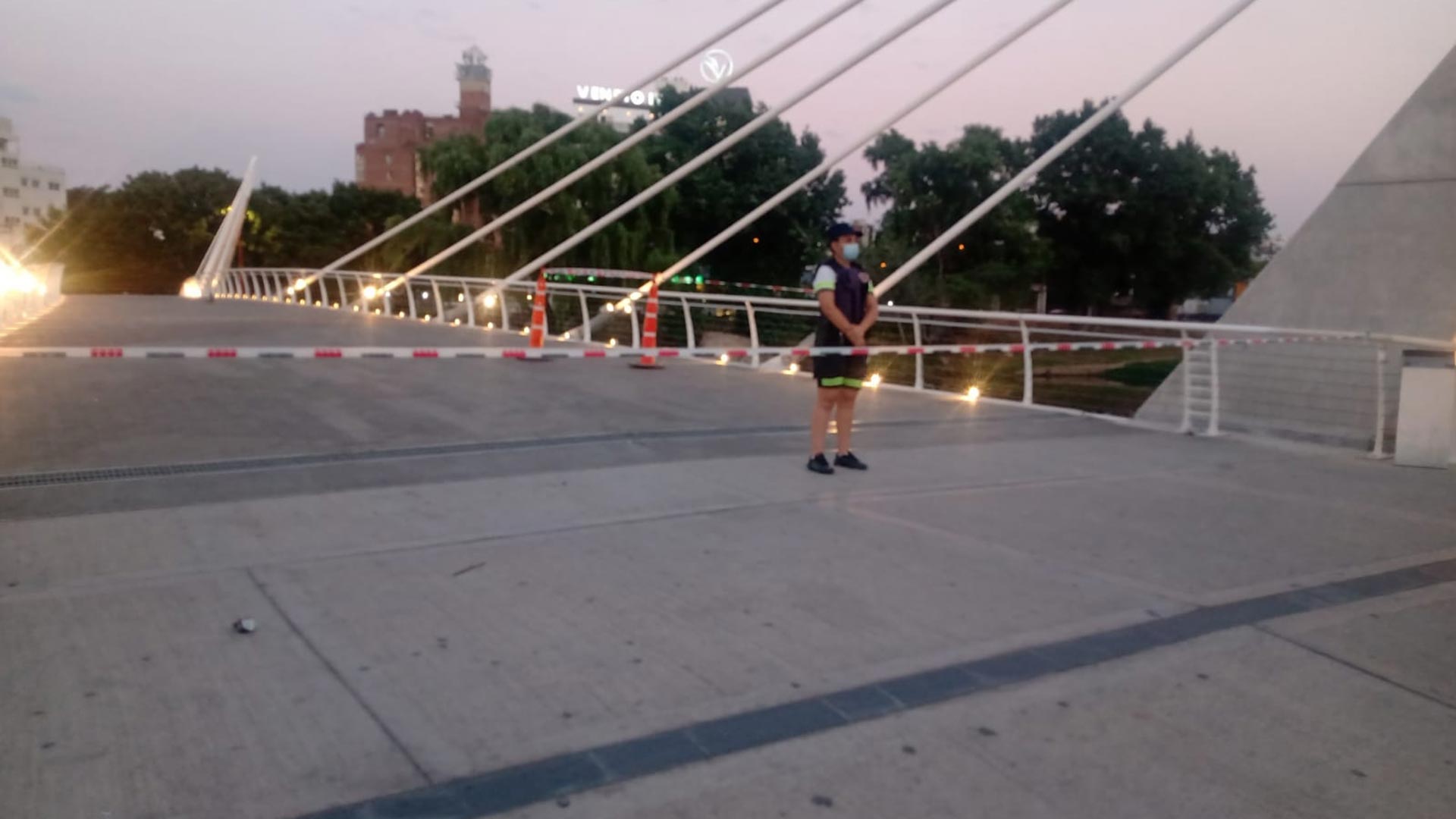 Villa Carlos Paz: un turista quiso sacarse una selfie y cayó al vacío desde un puente peatonal